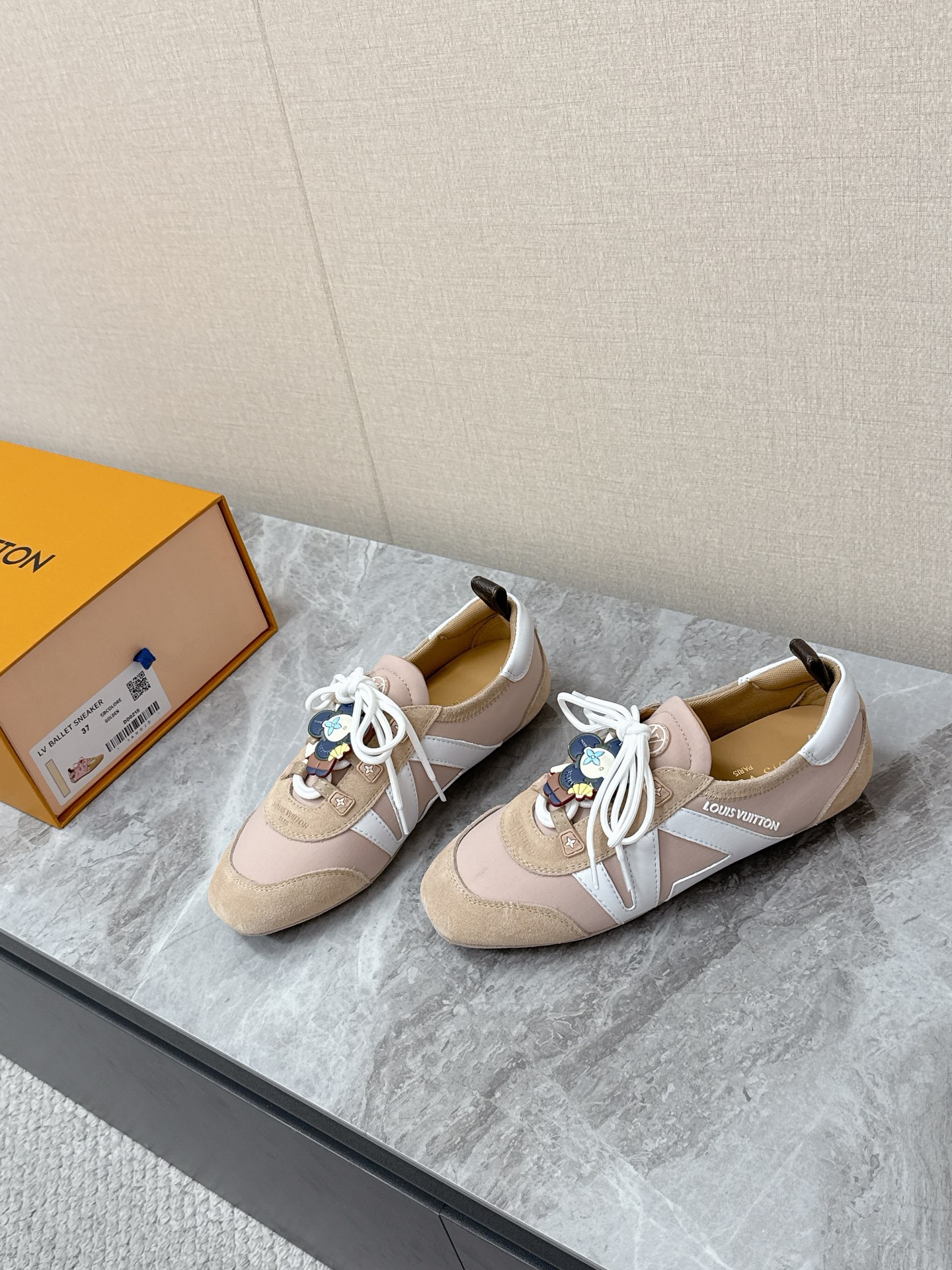 LV Style Leather Women's Shoes Lookbook Reference image 2