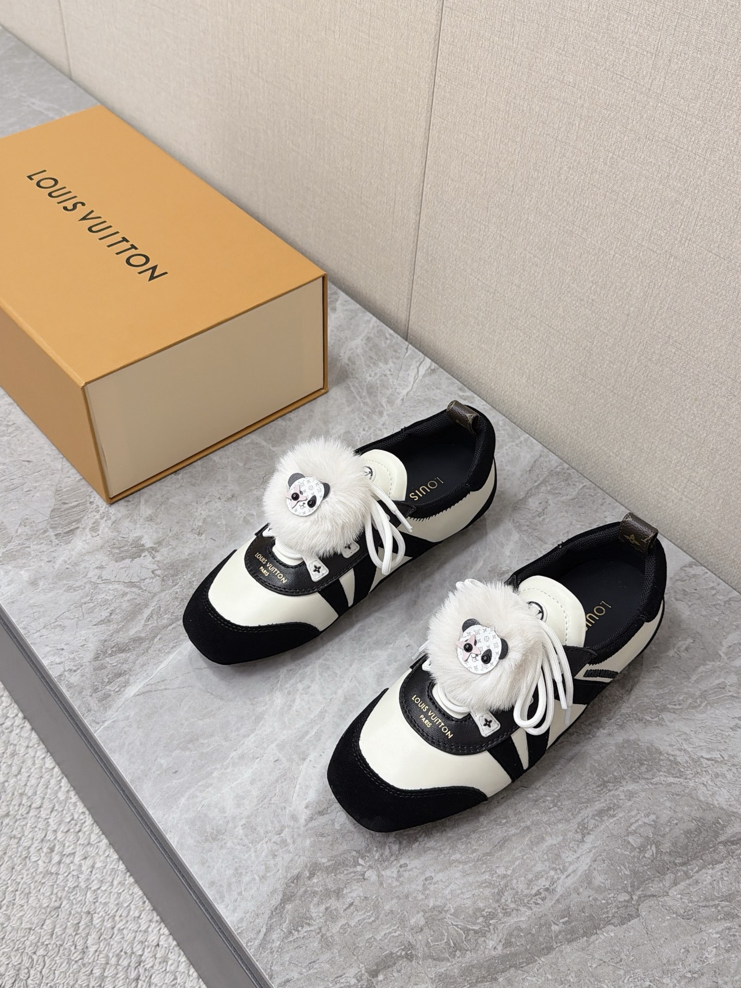 Louis Vuitton Sneakers