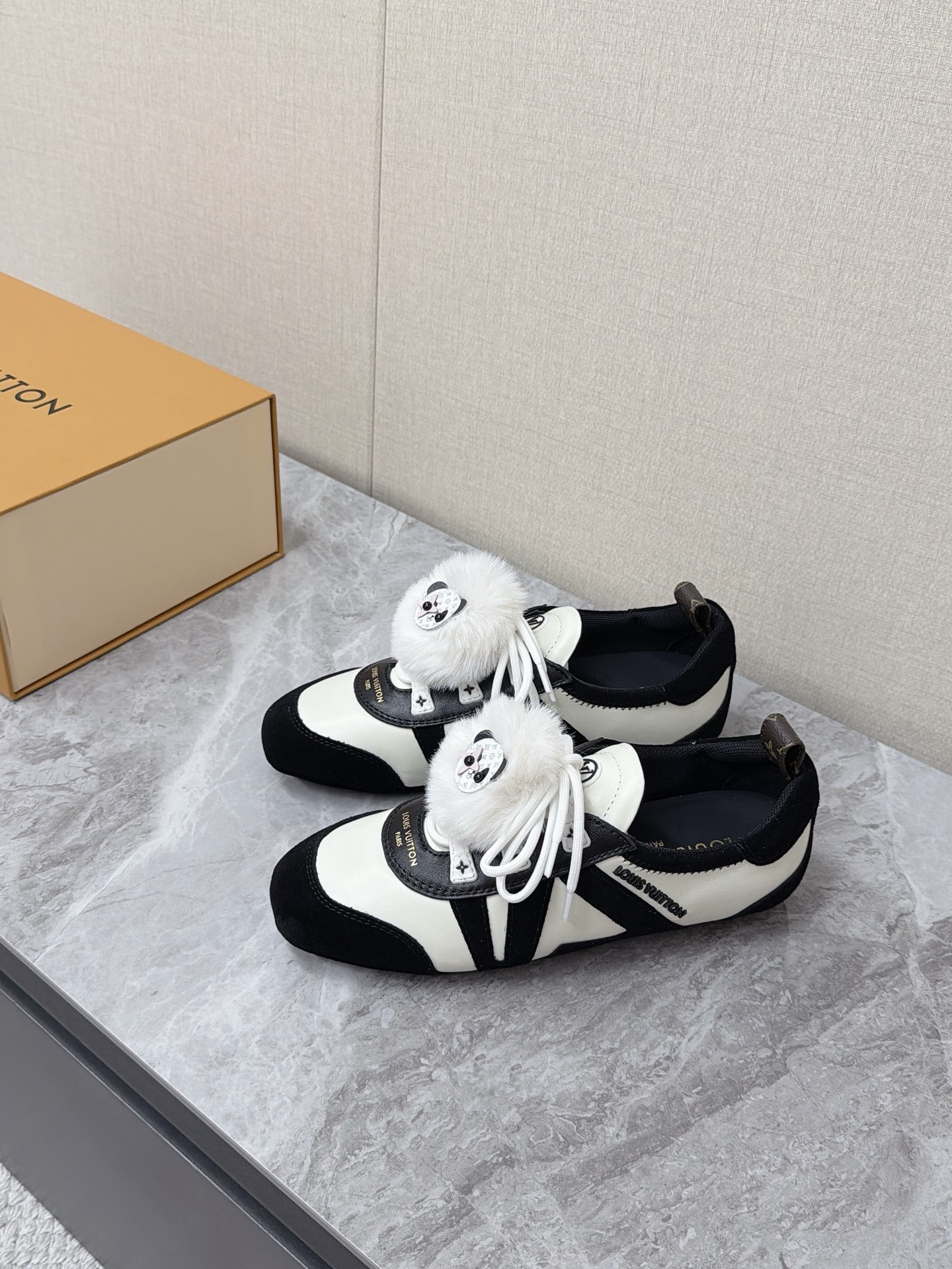 Louis Vuitton Sneakers
