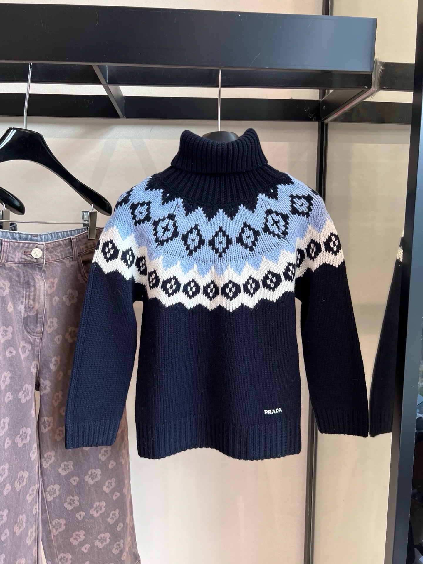 _dfp9s6dOXWxyvG30N_xcVCfYtGi4BY61HNJ_-JA