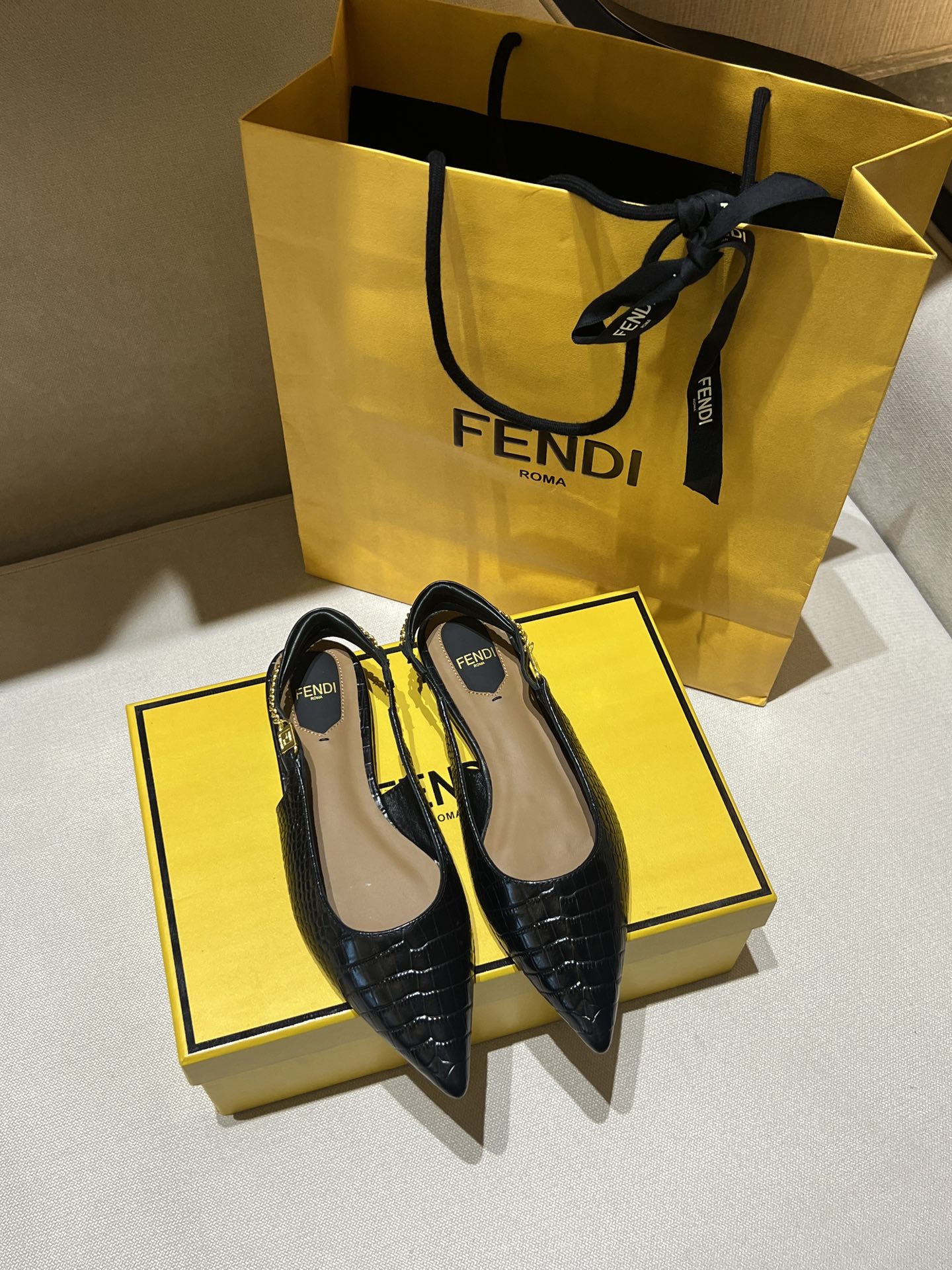 NO:234516,High-end customization!  The cowhide crocodile pattern of each pair of shoes is the same as Z. This requires a lot of cost. The upper cutting is very costly!  Real 1:1, high heels, high heels, cowhide19860909高级定制！每双鞋子的牛皮鳄鱼纹路 都是和Z一样对纹路的 这需要大量成本,鞋面开料非常费皮料！真正的1:1,高跟鞋,high heels,cowhide,Women's Shoes