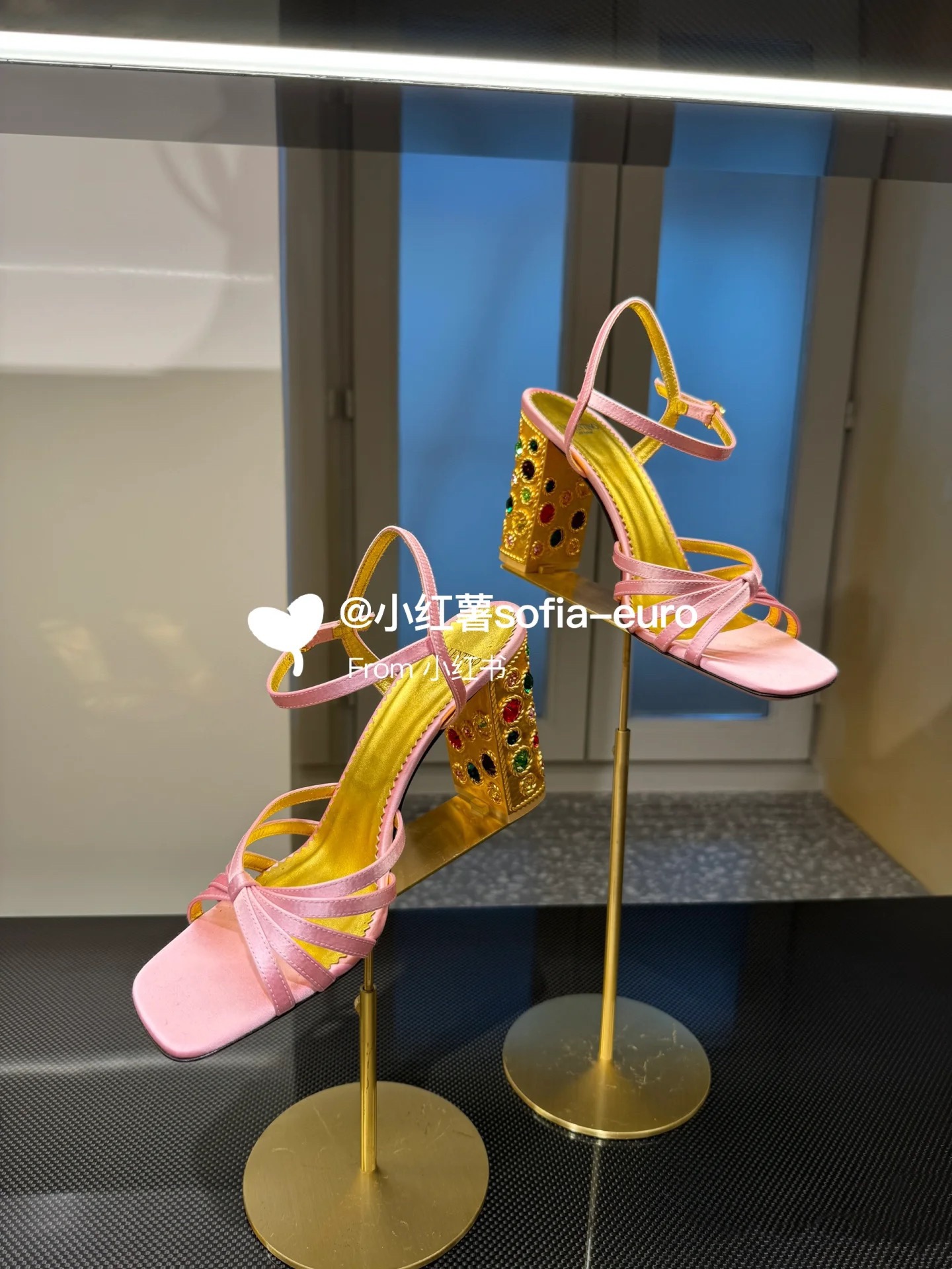 NO:237055,Counter display, high heels sandals, sandals, high heels19860909柜台展示,高跟鞋凉鞋,sandals,high heels,Women's Shoes