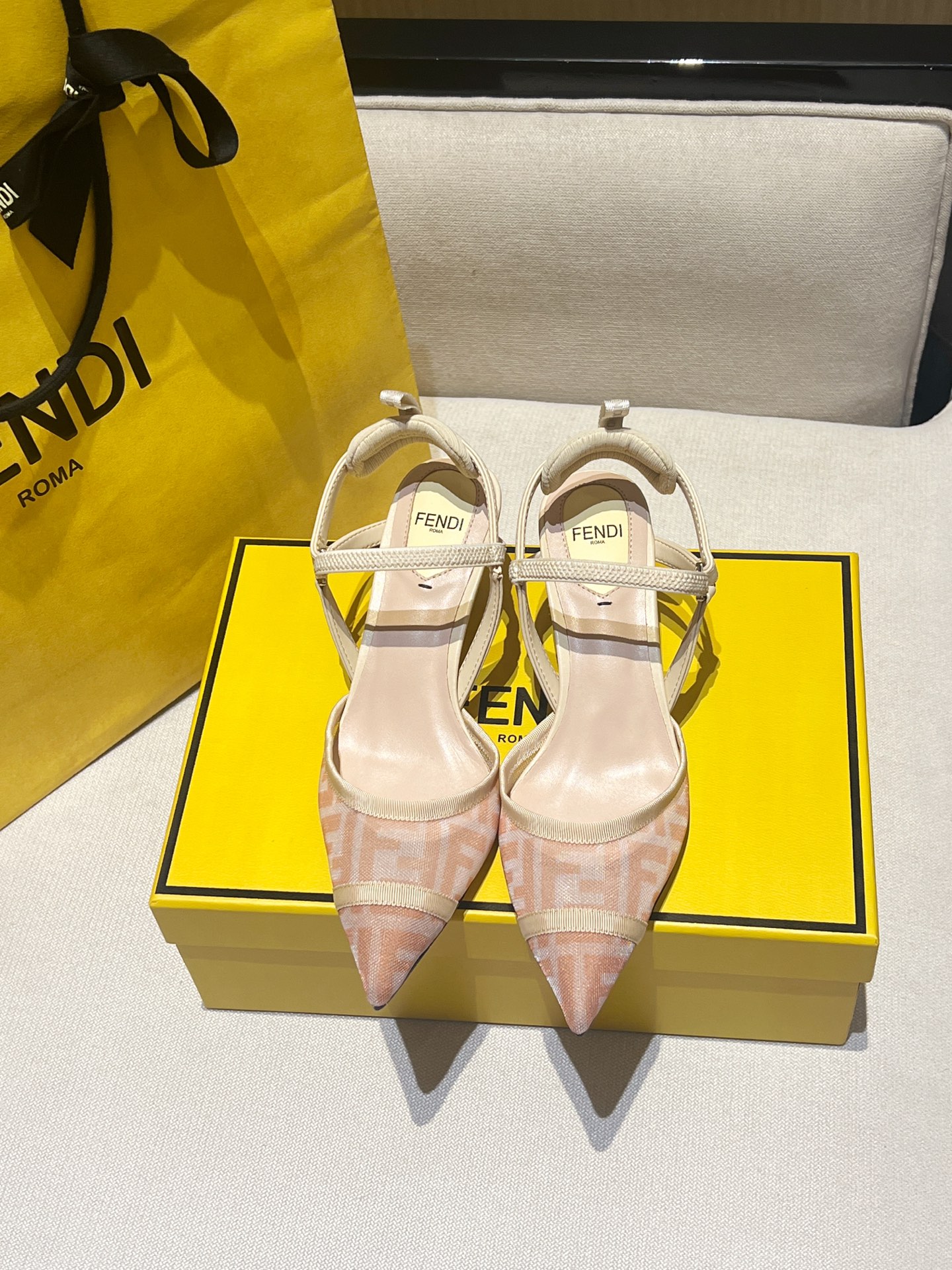 NO:234522,The highest quality, exclusive for sale!  Classic FF preschool Colibrì Lite heels, using slender elastic ribbons wrapped around the feet, mesh material, decorated with brown FF pattern, original injection molded leather outsole, black lacquered heel 5.5cm. Made with pure handcraft size: 34-41, high heels, Leather soles19860909最高品质,独家发售！ 经典FF老花Colibrì Lite露跟鞋,采用包裹足部的纤细弹性缎带,网眼布材质,饰有棕色FF图案,原版注塑真皮大底,黑色漆面鞋跟5.5cm. 纯手工工艺制作 码数size: 34-41,,高跟鞋,high heels,Leather soles,Women's Shoes