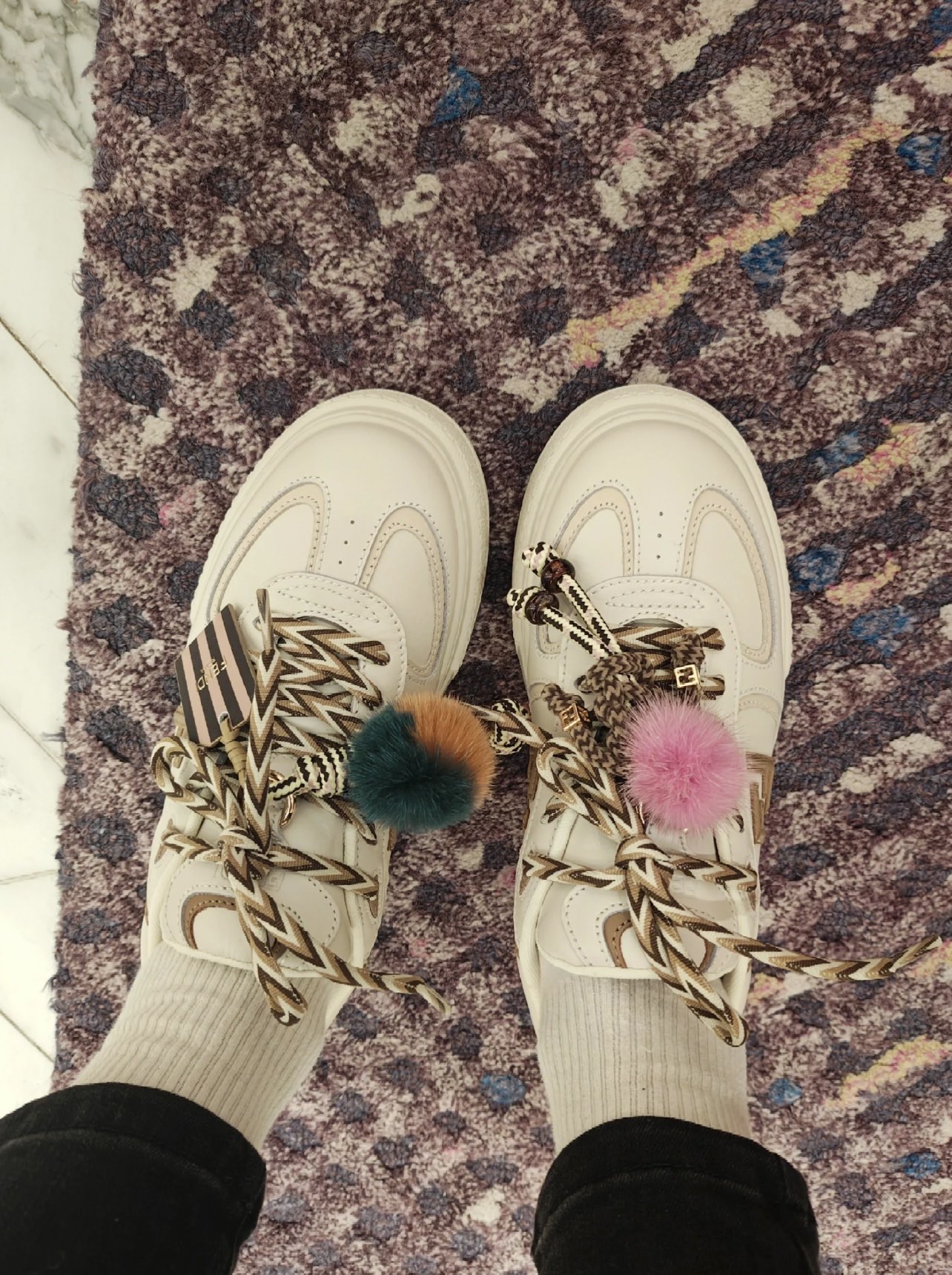 NO:492950,Footwear demonstration area, casual shoes/sports shoes, sneakers19860909上脚示范区,休闲鞋/运动鞋,sneakers,Women's Shoes