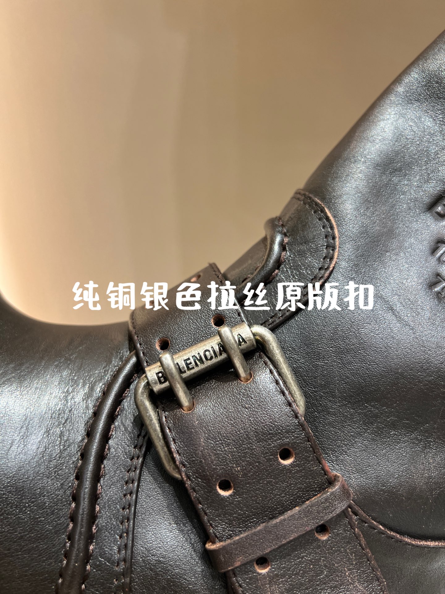 NO:480063,Original configuration Original polished and old cowhide (non-market goods, instantly kill all market versions) Pure copper matte silver brushed old version original buckle Original genuine leather edge strip + wear-resistant dragon + precision rubber sole (quality is high) Original cowhide inner footbed Genuine original small accessories (labeling, certificate of conformity) Original packaging box, handbag Each pair of shoes comes with two cloth bags!  boots, boots, cowhide19860909原版配置 原版擦色做旧牛皮（非市场货,秒杀一切市场版本） 纯铜哑银色拉丝做旧版原版扣 原版真皮沿条+耐磨龙+精密橡胶大底（品质杠杠滴） 原版牛皮内里垫脚 正品原装小配件（贴标、合格证） 原版包装盒、手提袋 每双鞋子配两个布袋！,靴子,boots,cowhide,Women's Shoes