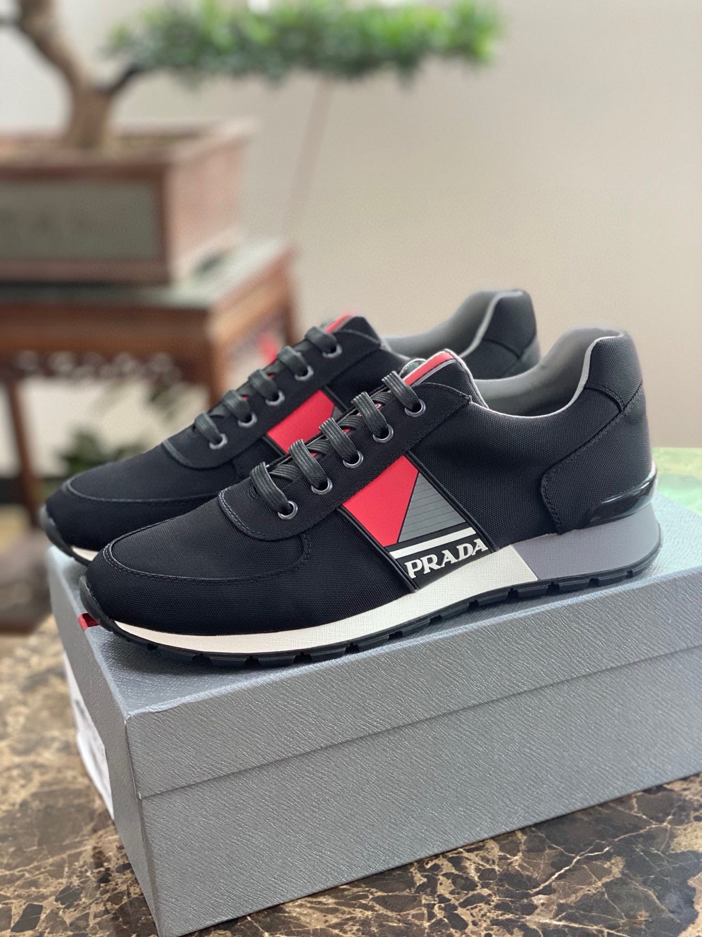 Prada Baskets de sport décontractées pour hommes - Confort et style réunis