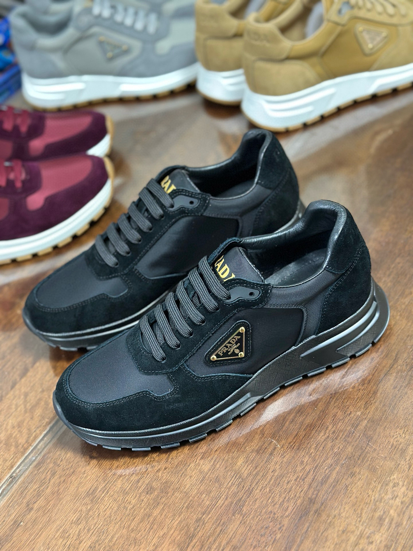 Prada Prax 2.0 Sneakers van Geslepen Kalfsleer met Lichtgewicht Zool - Zwart