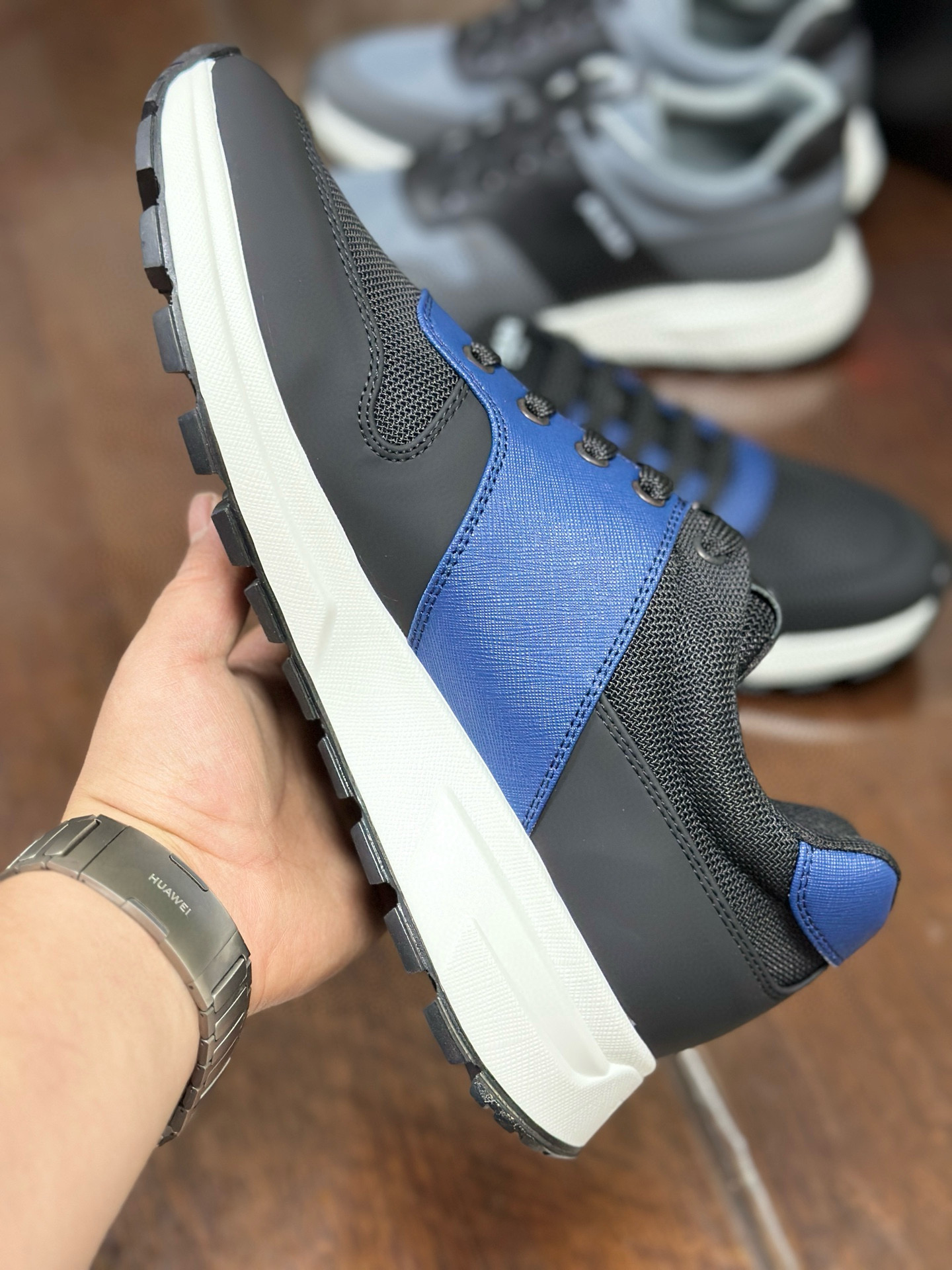 Prada Men's Leather and Mesh Sneakers: Italian Craftsmanship, Stylish Comfort 7 i1752284385527 1212 0 5