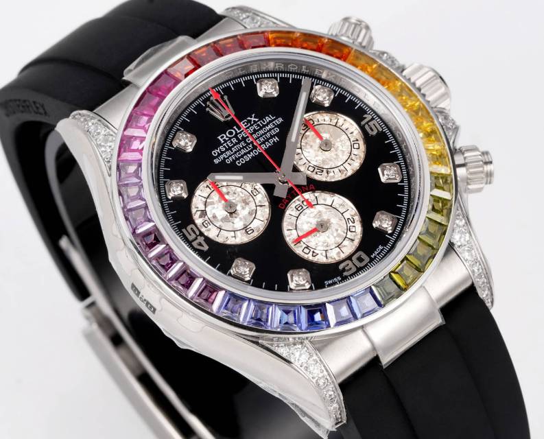 🔥FH v2配重154g 彩虹迪到货
独家配重壳不掉皮不掉色🉑重新包金的彩虹迪终于盼来了！表盘刻度镶嵌12颗人工培育彩宝；三个计时眼对版铂金目；外圈镶嵌彩虹渐变色培育宝石，表耳及表冠、护肩镶嵌56颗圆形切割钻石每一道工序精制严谨确保角度颜色与原版一样光彩夺目！搭载最新版Cal.4130一体机芯，动能储备72小时+！
​