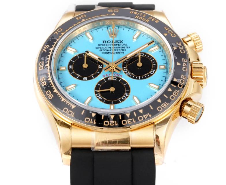 FH factory V2 155克🔥性价比配重迪通拿到齐🔥
1:采用904L精钢包壳内部配重,拒绝底盖加厚加重、全钨钢材质表壳!FH承诺不掉皮不掉色可包金!市面独一家!重量155g,无限接近原装。表径对版原装黄金尺寸40MM,厚度12.2MM!表壳底部均压印对版原装四个贵金属印记!
2:不计成本搭配原装代用表盘、指针、高透蓝宝石玻璃镜面!陶瓷圈口刻度采用白金填充物涂层,不发黑不模糊!表盘、指针均采用瑞士进口夜光填充粉,对版冰宝蓝夜光颜色,持久光亮!搭配内含记忆钢片橡胶表带,904L精钢打造一体表扣,内部同步原装推拉滑轮技术!
3:高配版本有两个选择:
1️⃣老款迪通拿搭载上海JH-4130一体机芯。
2️⃣新款迪通拿则搭载上海JH-4131一体机芯。(非市面上其他工厂采用廉价4801机芯改)
机芯动力储备72小时+
3️⃣新老款均可搭载性价比丹东7750顺调一体机芯!
FH factory主打高品质--良心价--满足追求完美的你!欢迎品鉴~