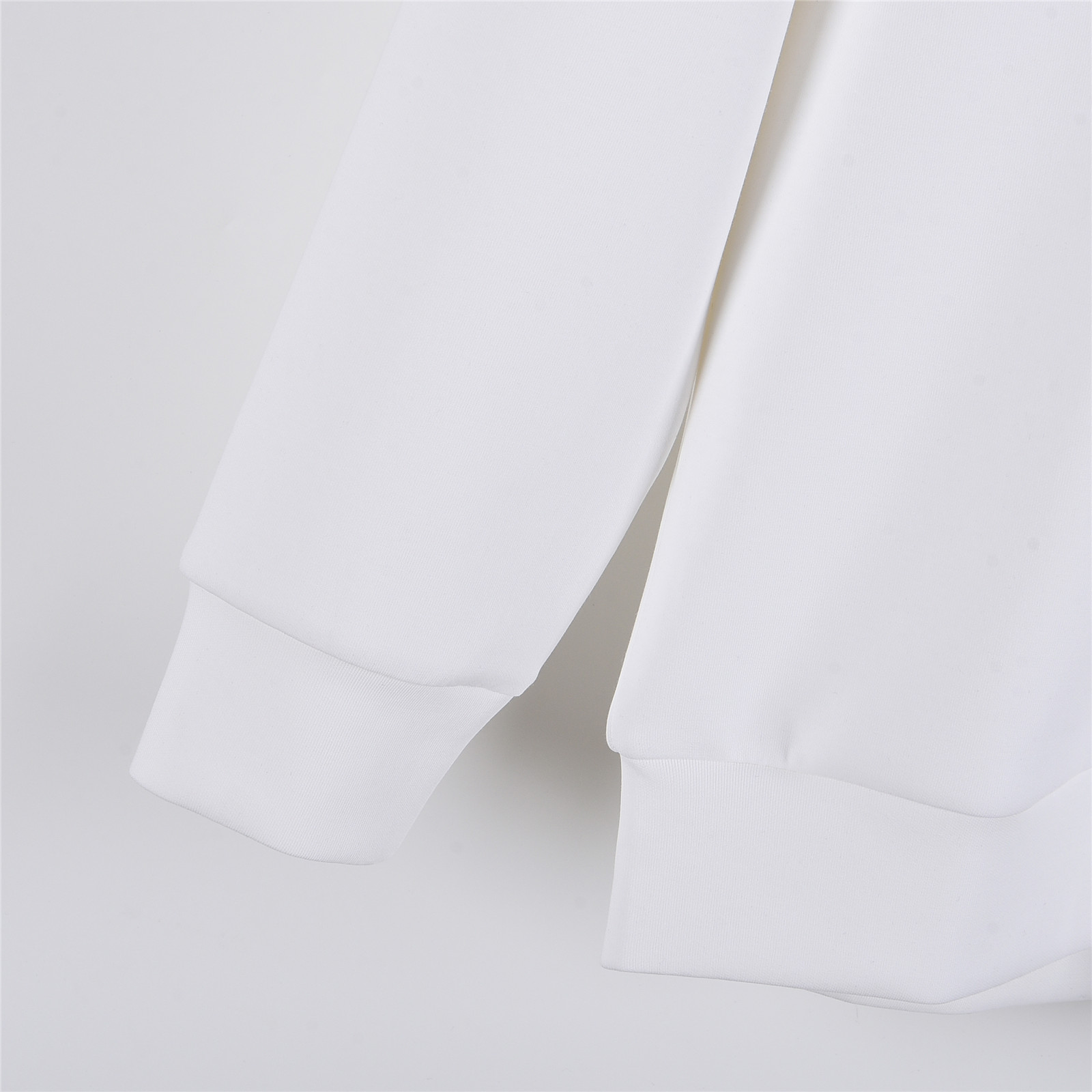 Burberry/巴宝莉 25ss 口袋格纹袖子字母大标太空棉卫衣黑色 白色