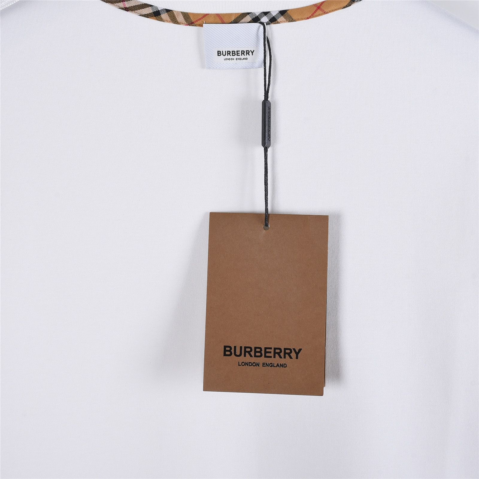 Burberry/巴宝莉 25ss 口袋格纹袖子字母大标太空棉卫衣黑色 白色-莆田鞋,莆田鞋货源,高仿鞋,高仿鞋货源,安福档口,莆田高仿鞋,莆田鞋批发,高仿鞋批发,莆田高仿运动鞋,高仿运动鞋,莆田运动鞋 Burberry/巴宝莉 25ss 口袋格纹袖子字母大标太空棉卫衣黑色 白色