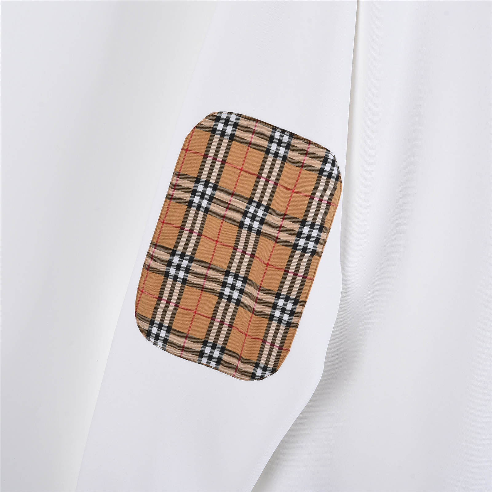 Burberry/巴宝莉 25ss 肩膀袖子贴布胸口刺绣战马logo太空棉卫衣 黑色 白色