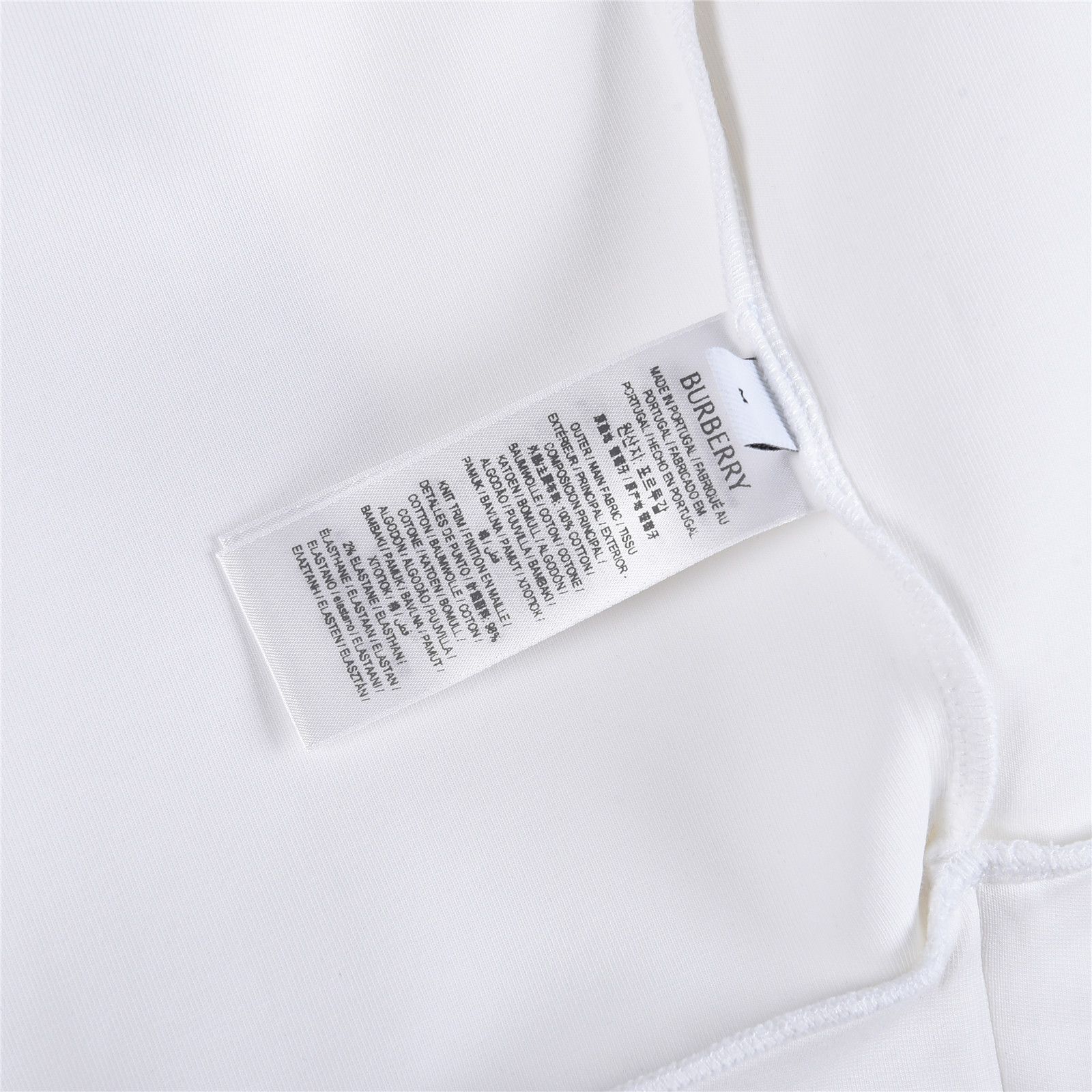 Burberry/巴宝莉 25ss 肩膀袖子贴布胸口刺绣战马logo太空棉卫衣 黑色 白色-莆田鞋,莆田鞋货源,高仿鞋,高仿鞋货源,安福档口,莆田高仿鞋,莆田鞋批发,高仿鞋批发,莆田高仿运动鞋,高仿运动鞋,莆田运动鞋 Burberry/巴宝莉 25ss 肩膀袖子贴布胸口刺绣战马logo太空棉卫衣 黑色 白色