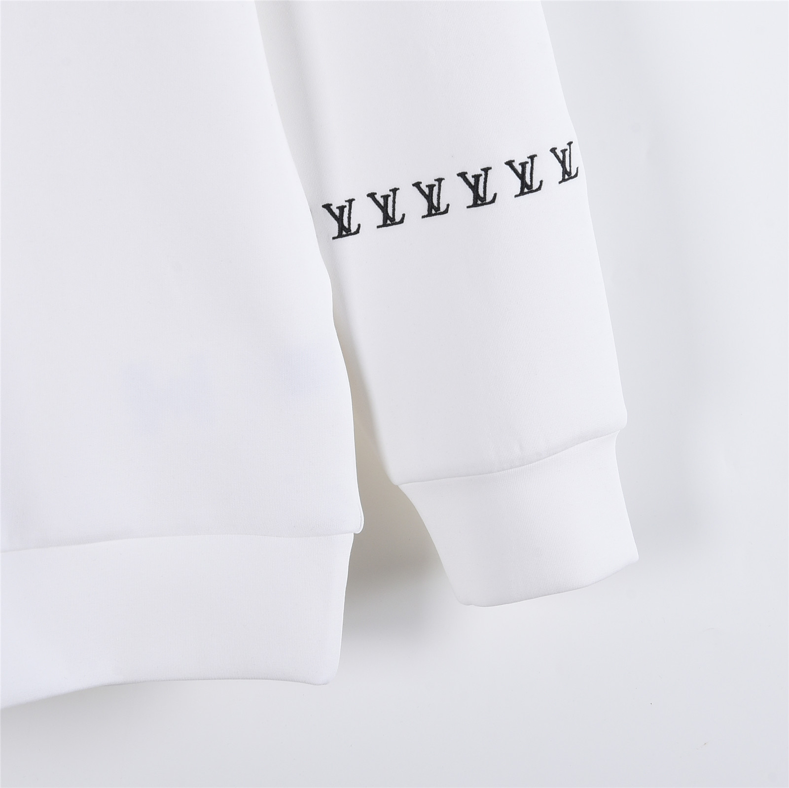 Louis Vuitton 路易威登 LV 25ss 胸前刺绣字母太空棉卫衣