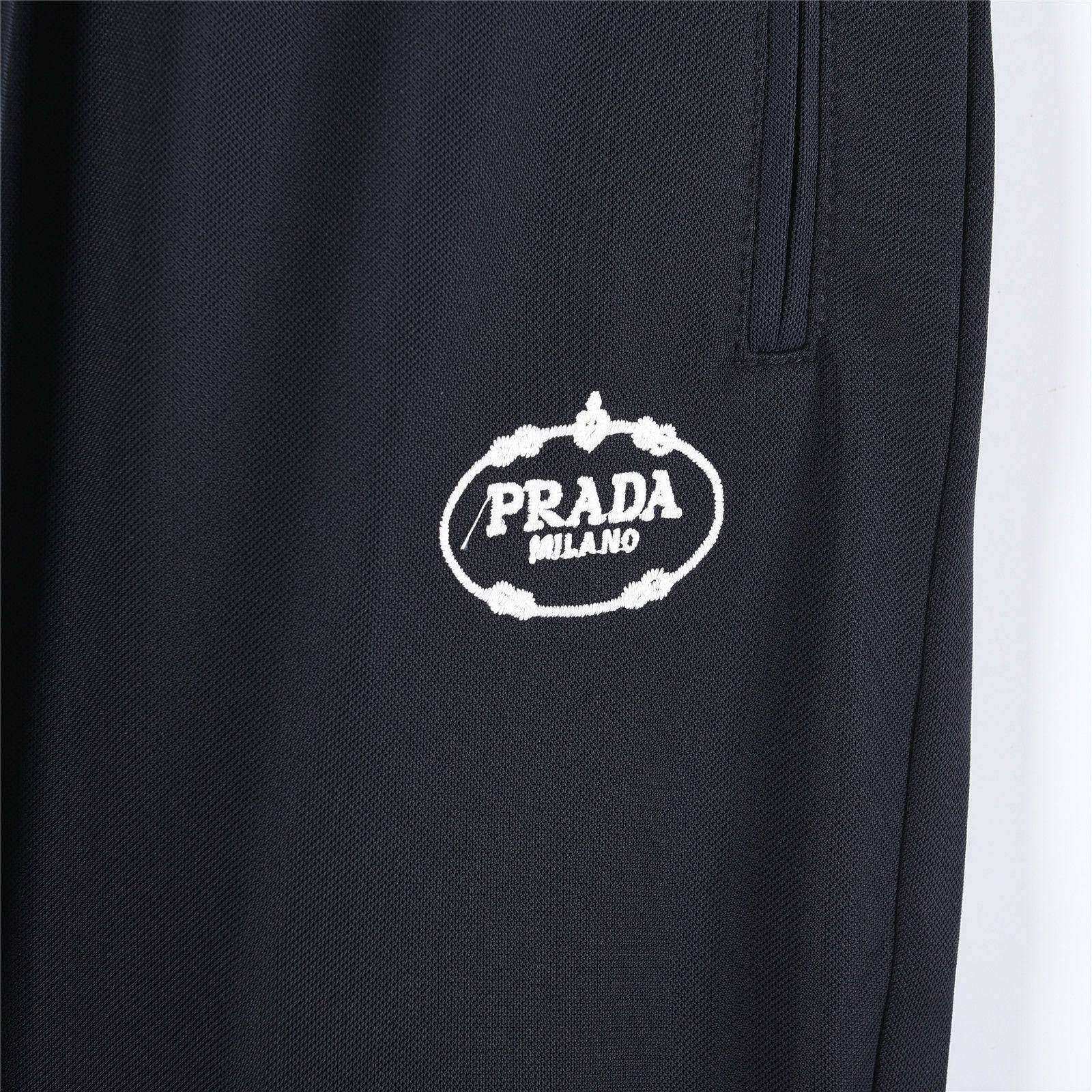 Prada/普拉达 圆圈刺绣后口袋三角牌长裤 2025最新款休闲经典时尚长裤 Prada/普拉达 圆圈刺绣后口袋三角牌长裤 2025最新款休闲经典时尚长裤