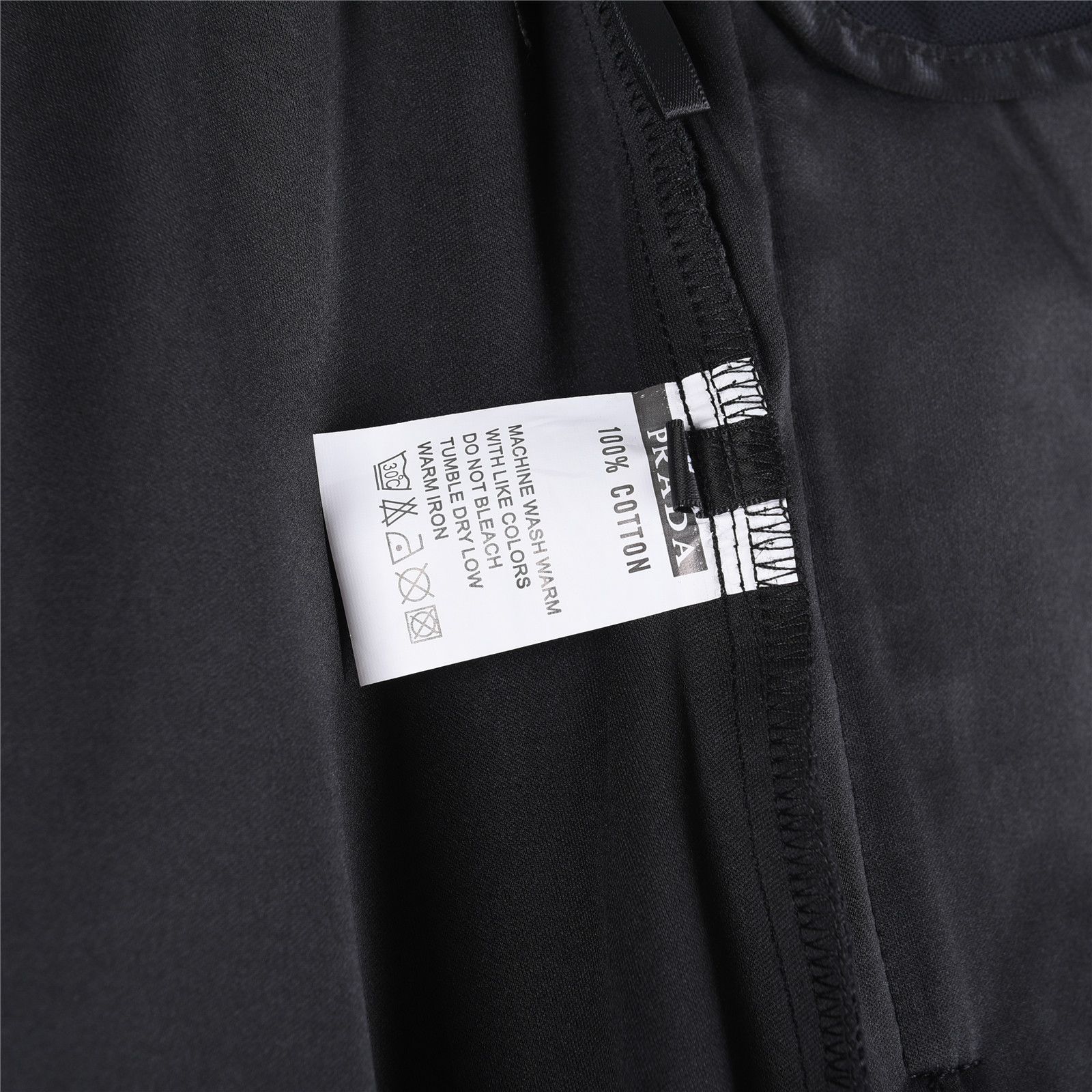 Prada/普拉达 圆圈刺绣后口袋三角牌长裤 2025最新款休闲经典时尚长裤 Prada/普拉达 圆圈刺绣后口袋三角牌长裤 2025最新款休闲经典时尚长裤