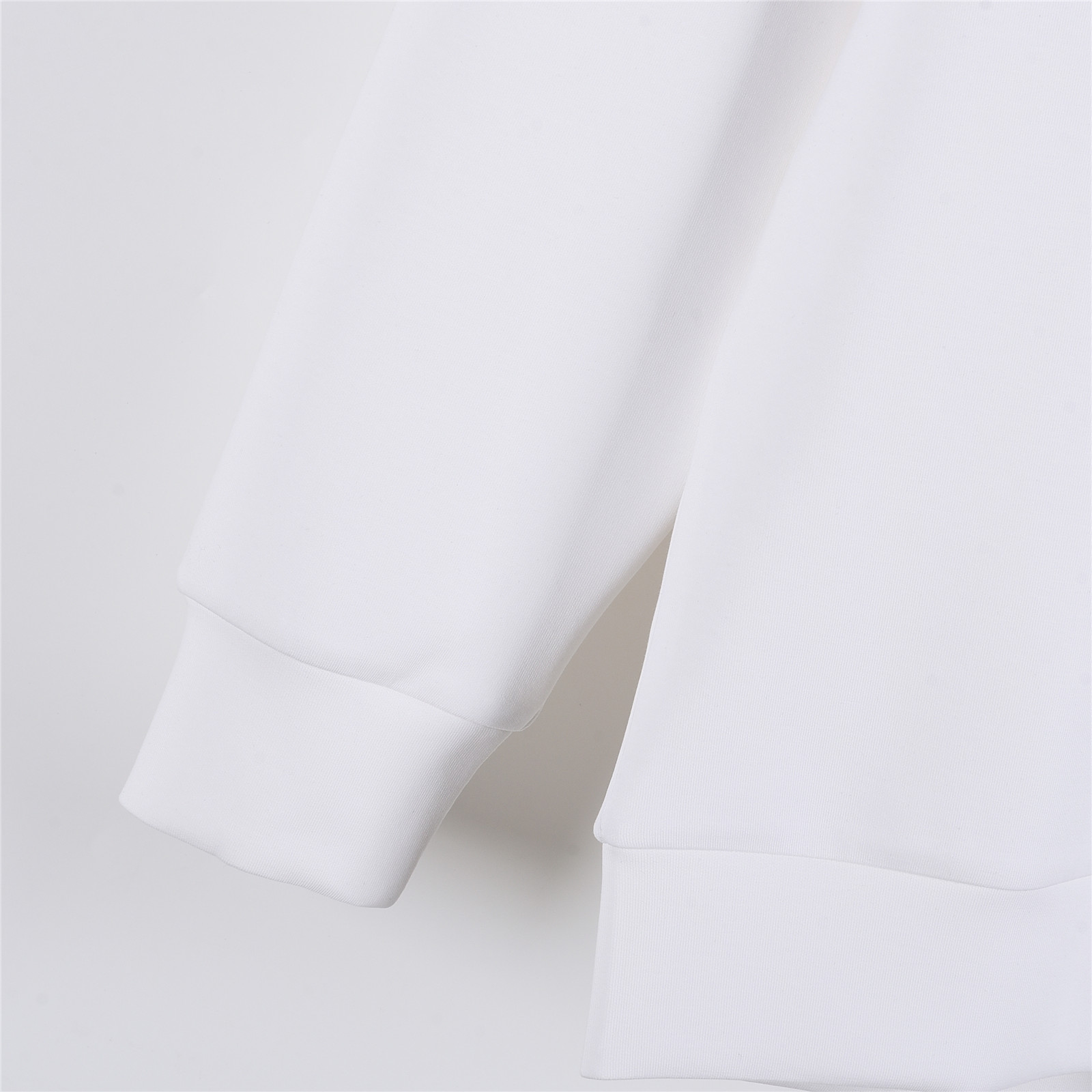 Moncler/蒙口 25ss 刺绣大logo太空棉卫衣 黑色 白色