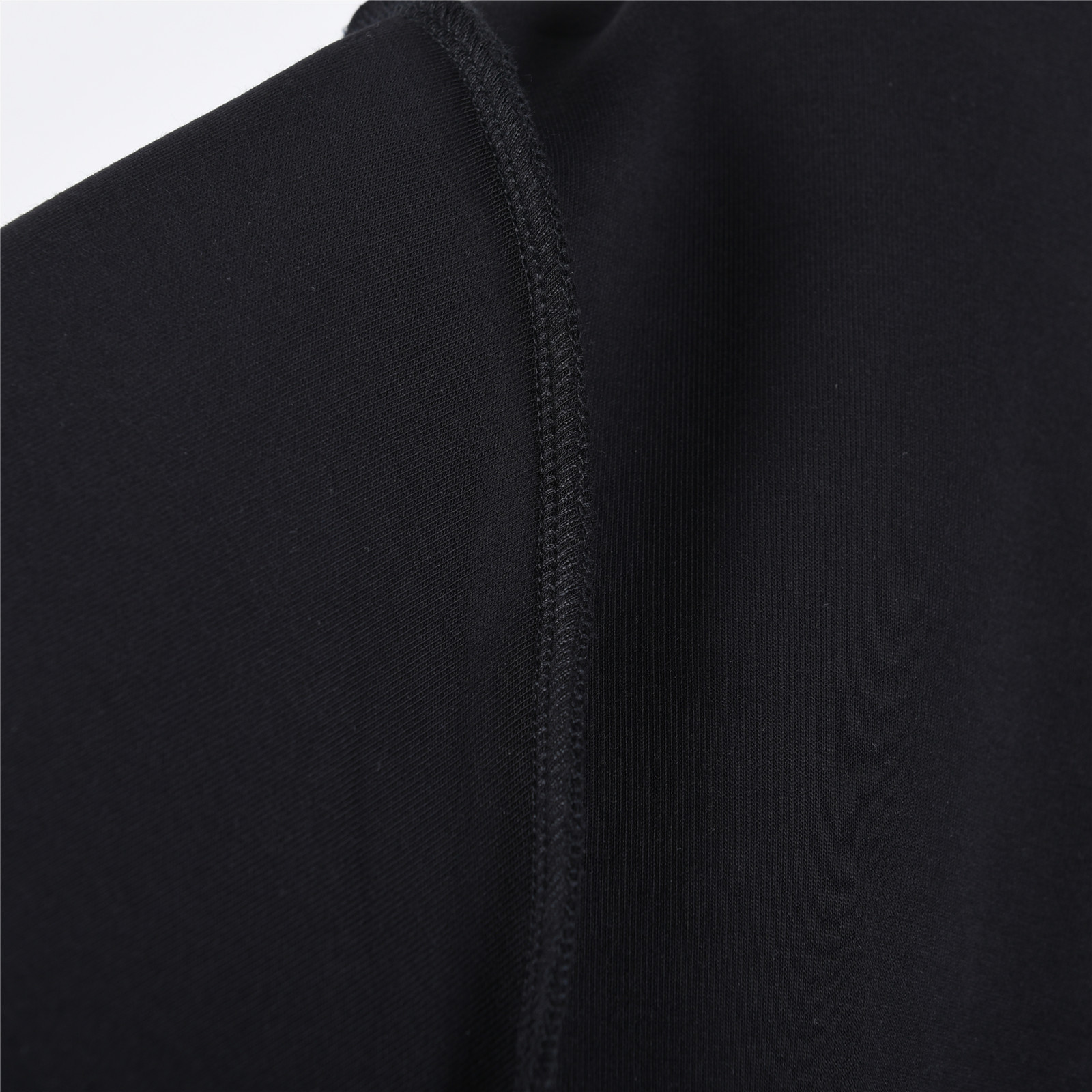 Moncler/蒙口 25ss 经典铃铛小标logo圆领太空棉卫衣