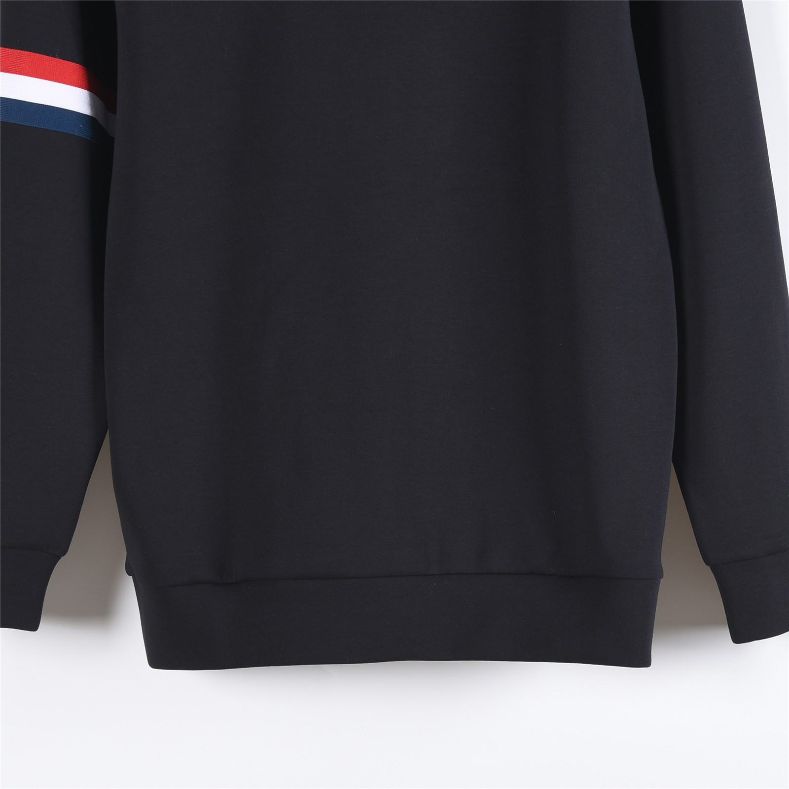 Moncler/蒙口 25ss 三色饰边袖条纹胸前刺绣logo圆领卫衣