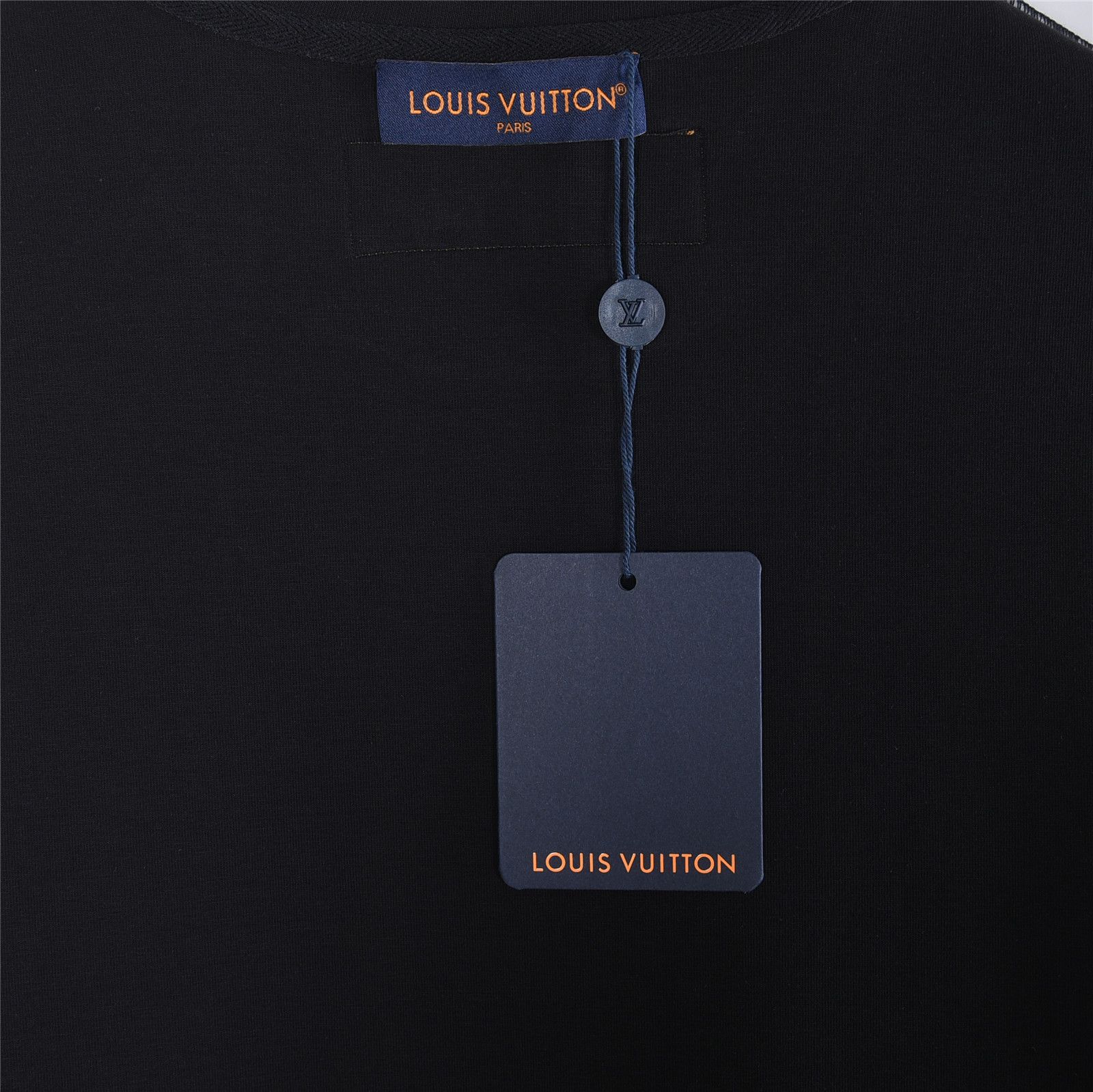 LouisVuitton路易威登LV25ss胸口方形彩色刺绣圆领卫衣-莆田鞋,莆田鞋货源,高仿鞋,高仿鞋货源,安福档口,莆田高仿鞋,莆田鞋批发,高仿鞋批发,莆田高仿运动鞋,高仿运动鞋,莆田运动鞋 LouisVuitton路易威登LV25ss胸口方形彩色刺绣圆领卫衣