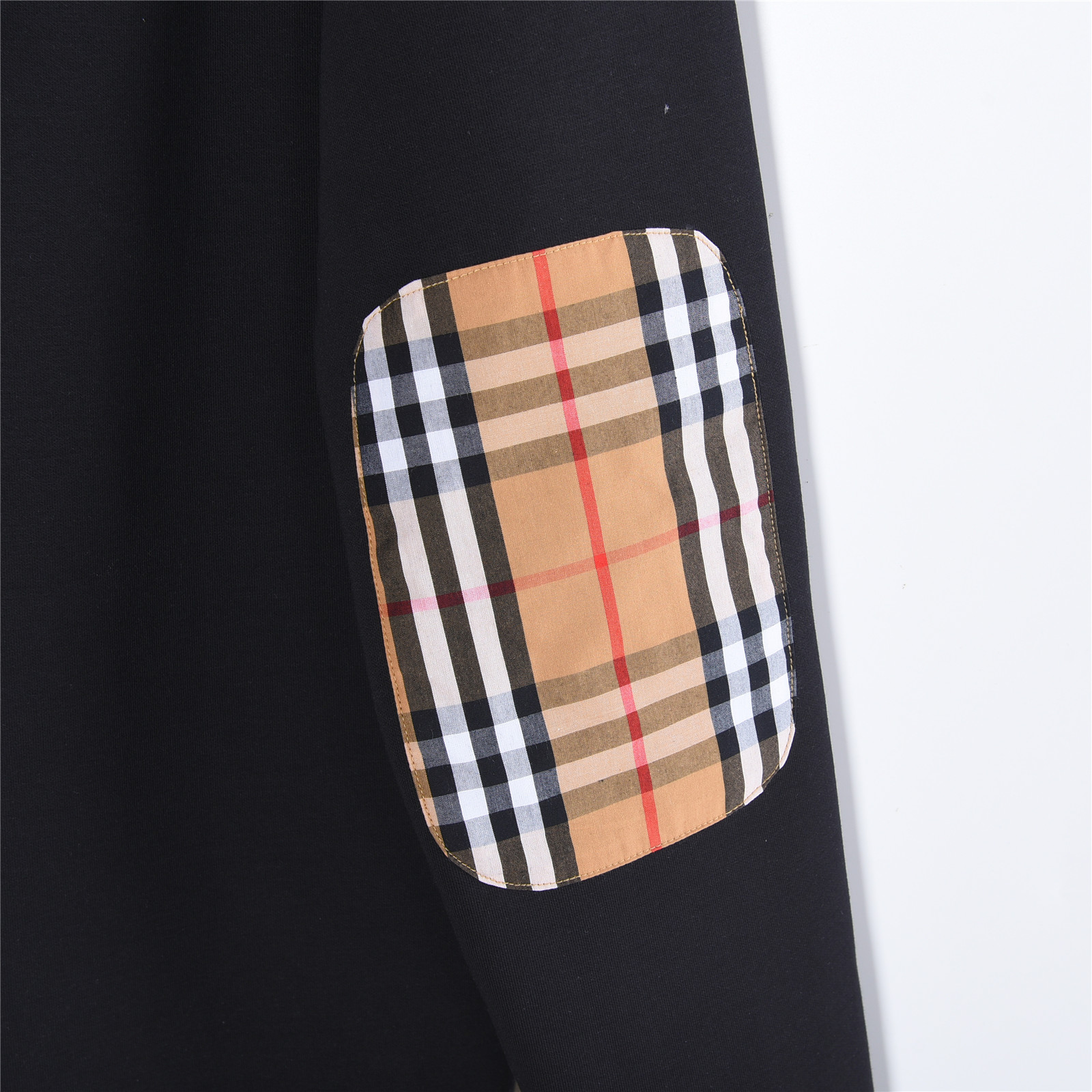 Burberry/巴宝莉 胸口圆圈刺绣战马手臂格纹贴布连帽卫衣白色 黑色