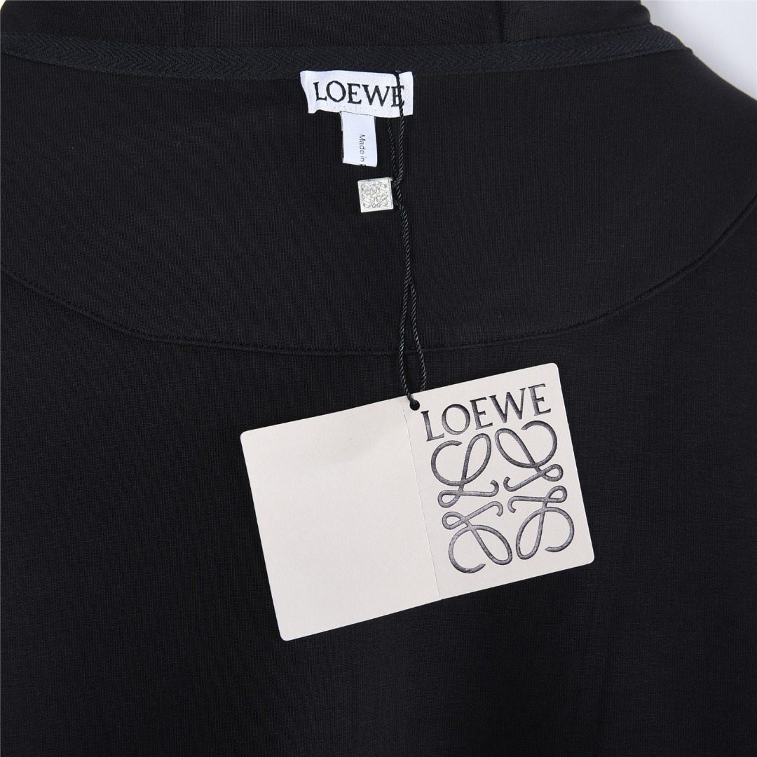 Loewe/罗意威 胸口压花徽标皮口袋拉链连帽外套 Loewe/罗意威 2025秋冬最新爆款连帽外套