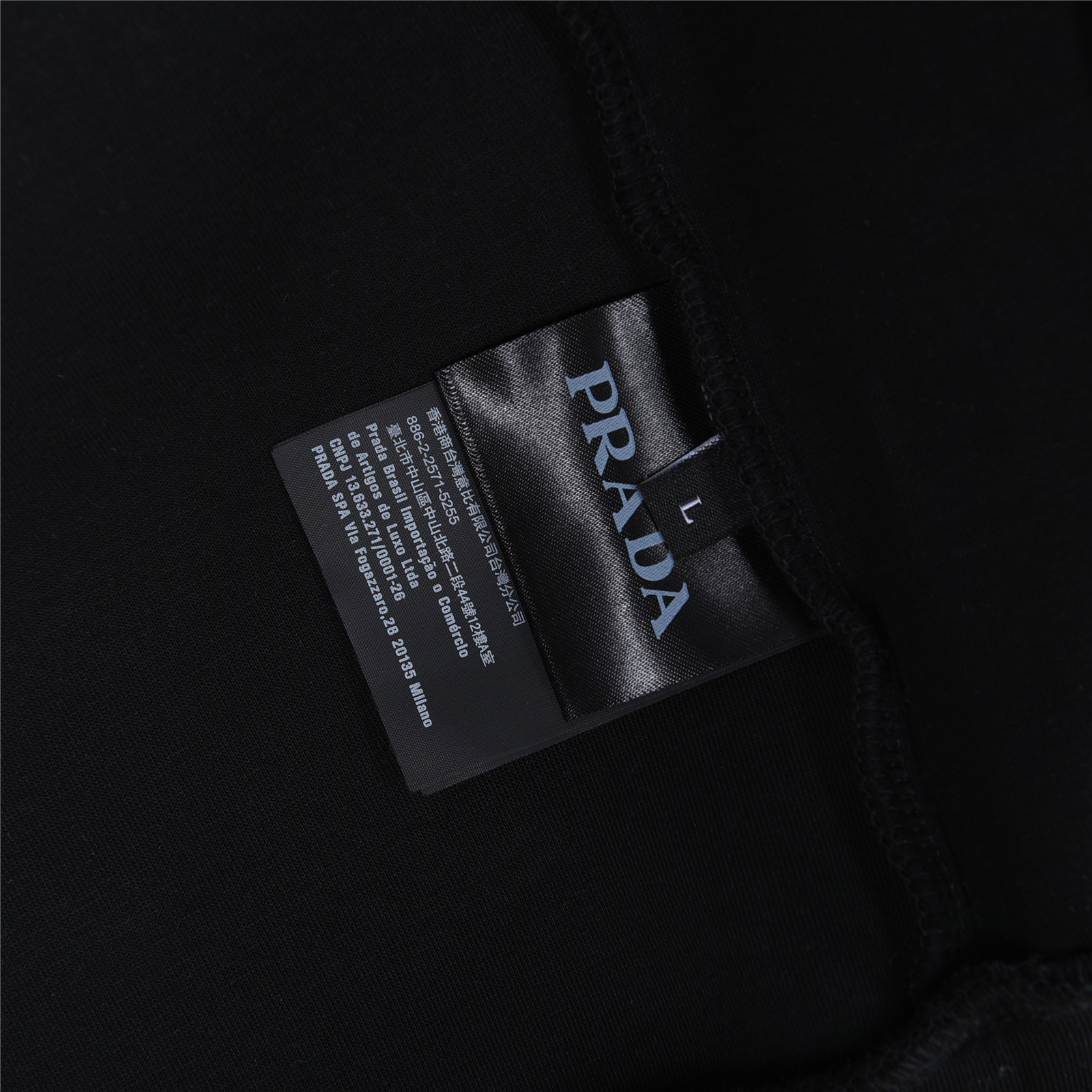 Prada/普拉达 经典红色饰条拉链连帽外套 白色 黑色