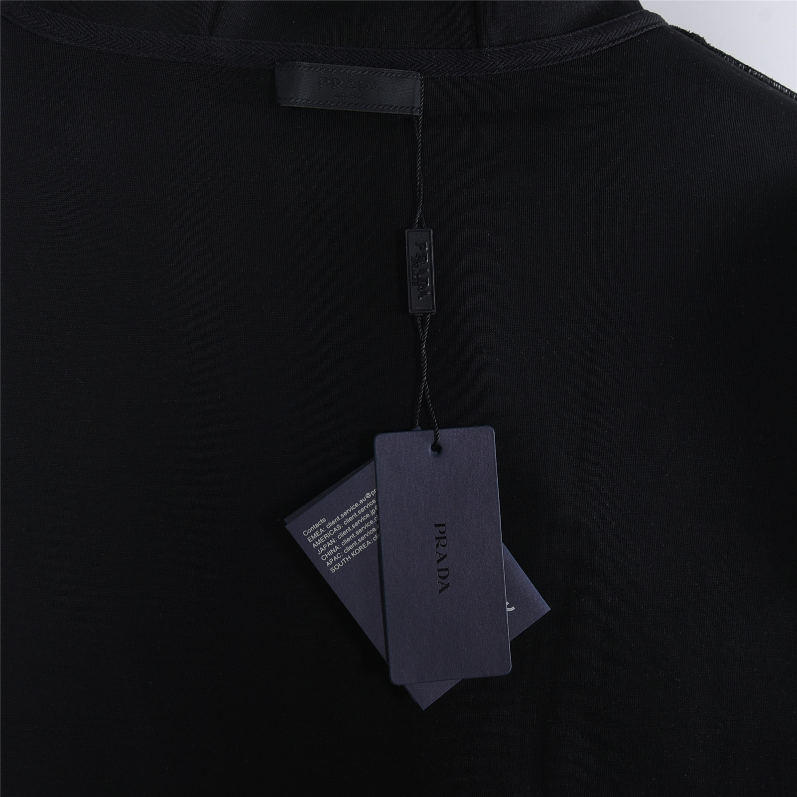 Prada/普拉达 经典红色饰条拉链连帽外套 白色 黑色