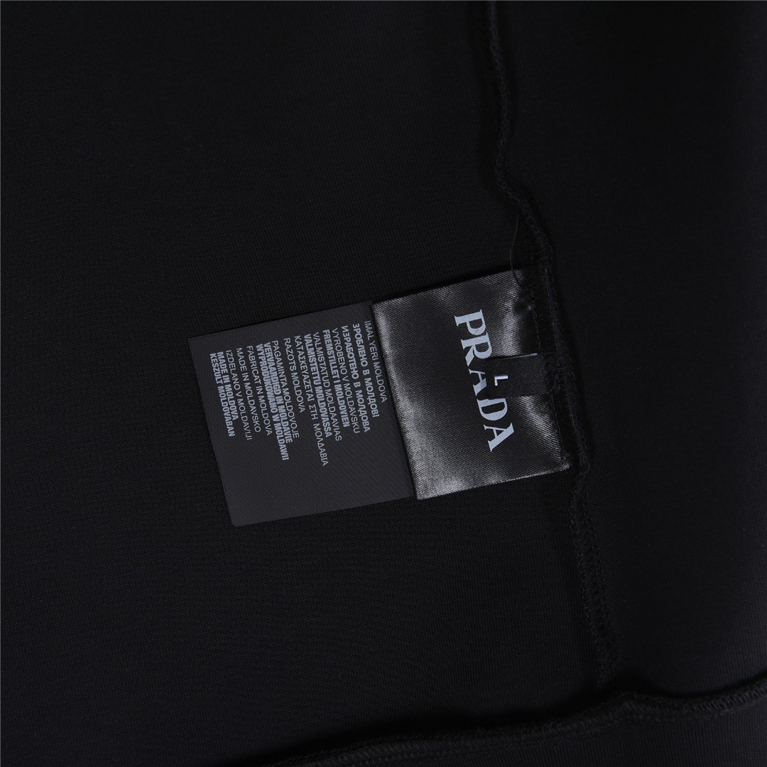 Prada/普拉达 胸口拉链口袋三角标拉链连帽外套