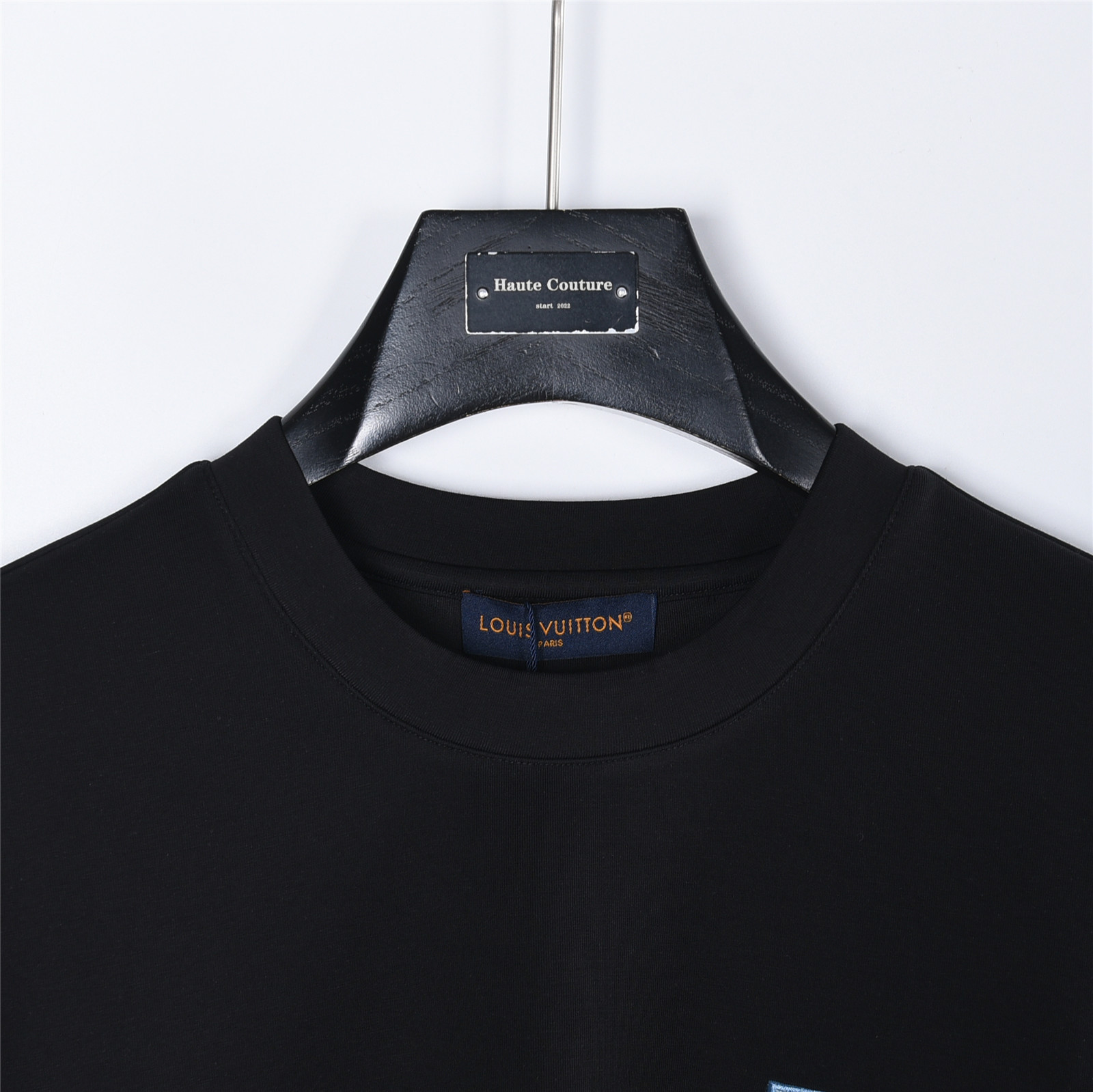 LouisVuitton/路易威登25ss胸前经典刺绣logo长袖 黑色 白色