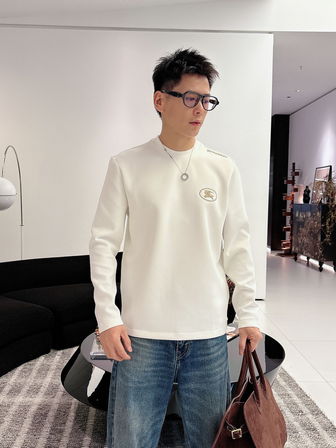 Burberry/巴宝莉25ss圆圈战马刺绣肩膀字母刺绣长袖 上身效果##