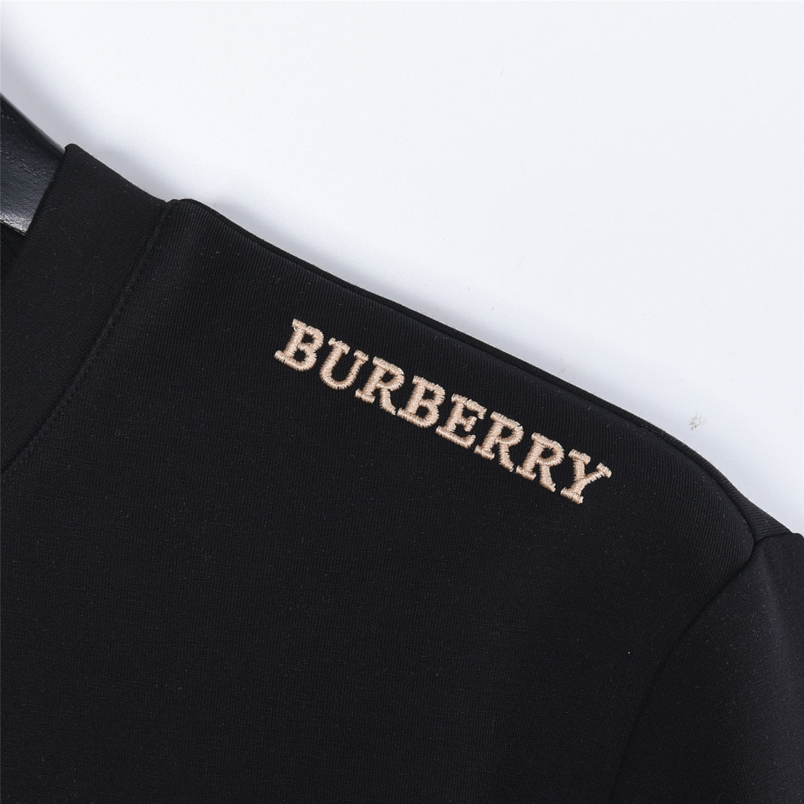 Burberry/巴宝莉25ss圆圈战马刺绣肩膀字母刺绣长袖 黑色 白色