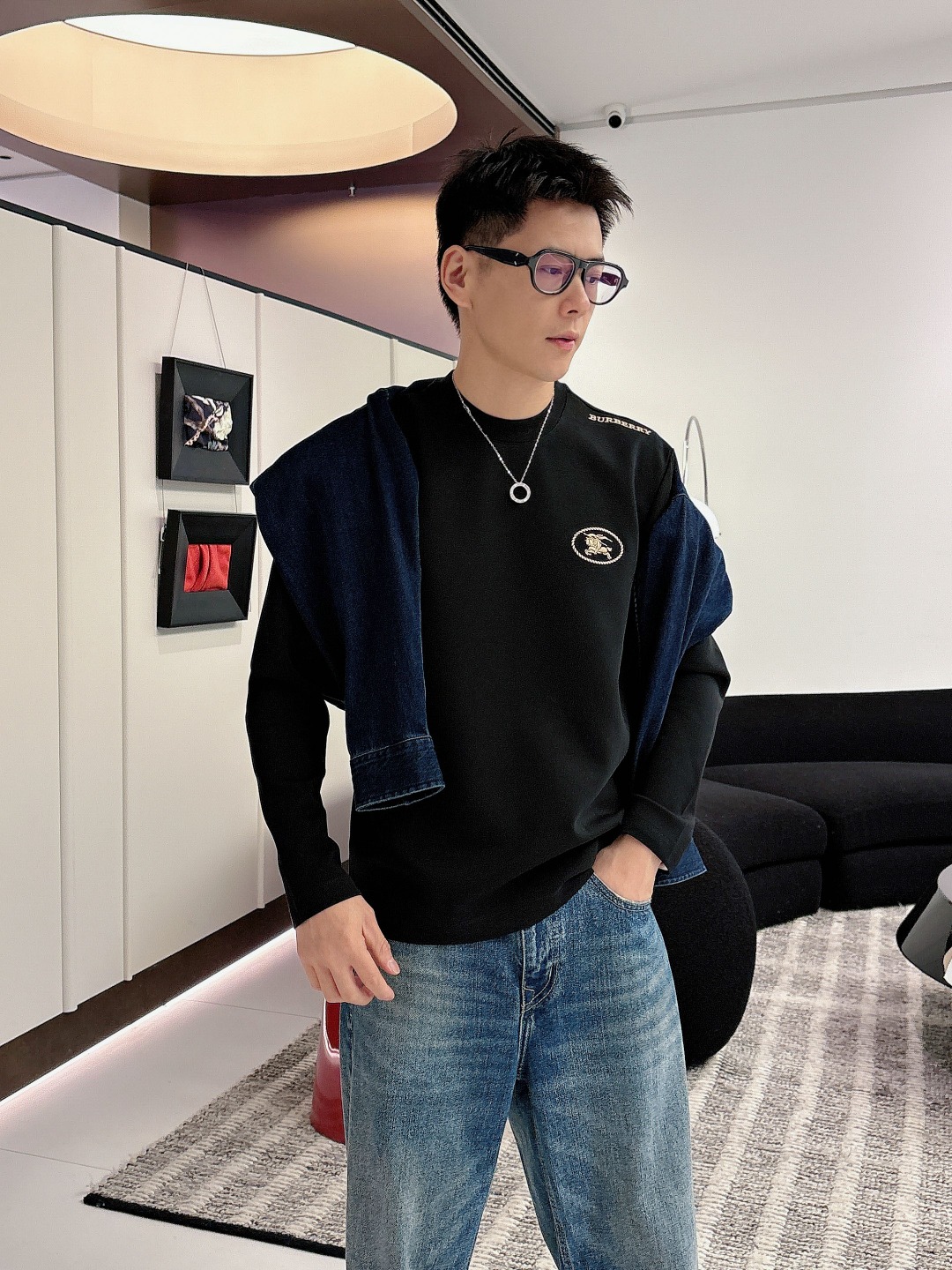 Burberry/巴宝莉25ss圆圈战马刺绣肩膀字母刺绣长袖 上身效果##