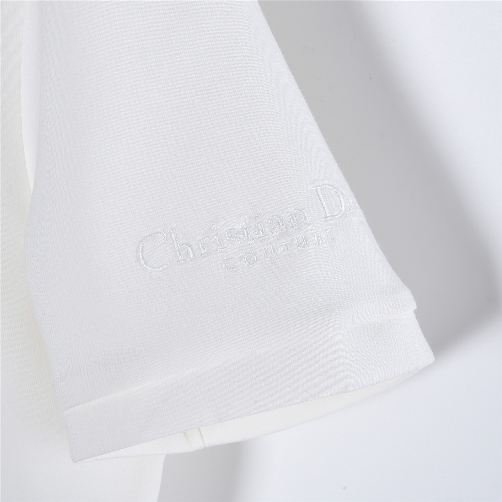DIOR/迪奥25SS经典CD字母刺绣短袖 DIOR/迪奥2025秋冬太空棉字母刺绣logo时尚百搭打底圆领短袖衫