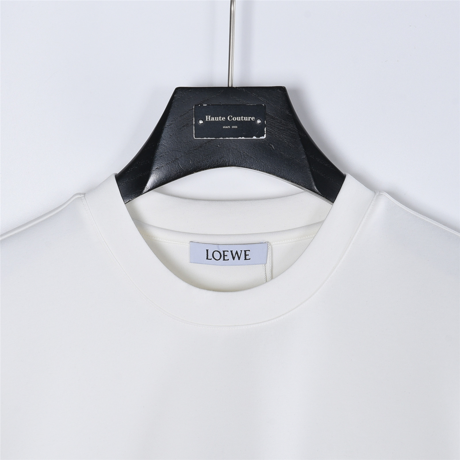 Loewe/罗意威25Ss经典刺绣logo袖子字母刺绣短袖 Loewe/罗意威2025秋冬太空棉字母刺绣logo时尚百搭打底圆领短袖衫 黑色 白色