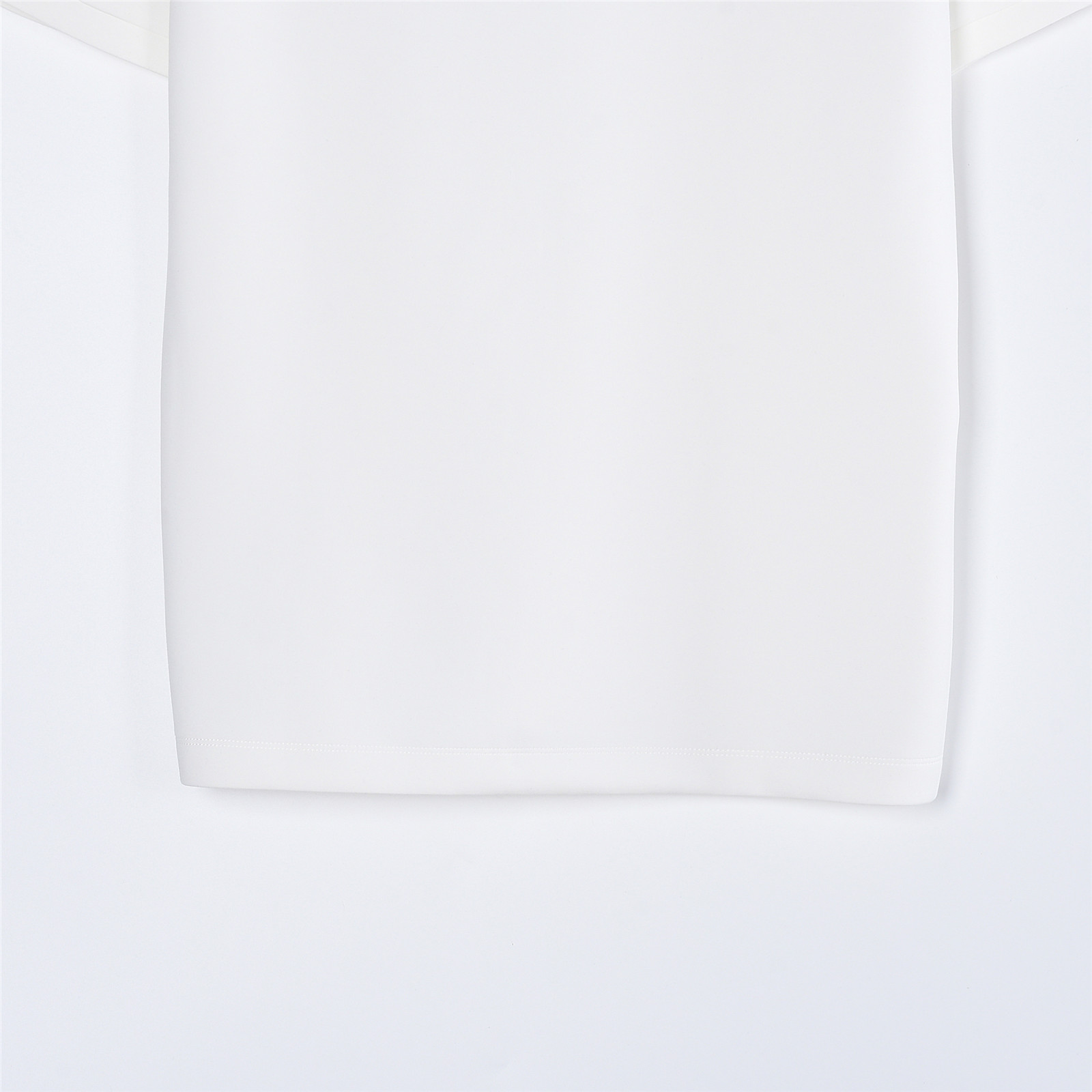 Loewe/罗意威25Ss经典刺绣logo袖子字母刺绣短袖 Loewe/罗意威2025秋冬太空棉字母刺绣logo时尚百搭打底圆领短袖衫 黑色 白色