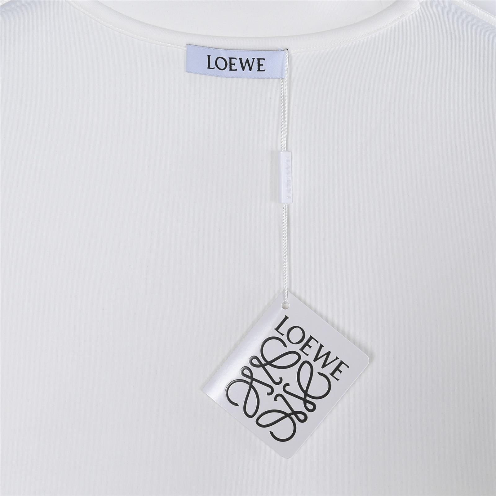 Loewe/罗意威25Ss经典刺绣logo袖子字母刺绣短袖 Loewe/罗意威2025秋冬太空棉字母刺绣logo时尚百搭打底圆领短袖衫 黑色 白色