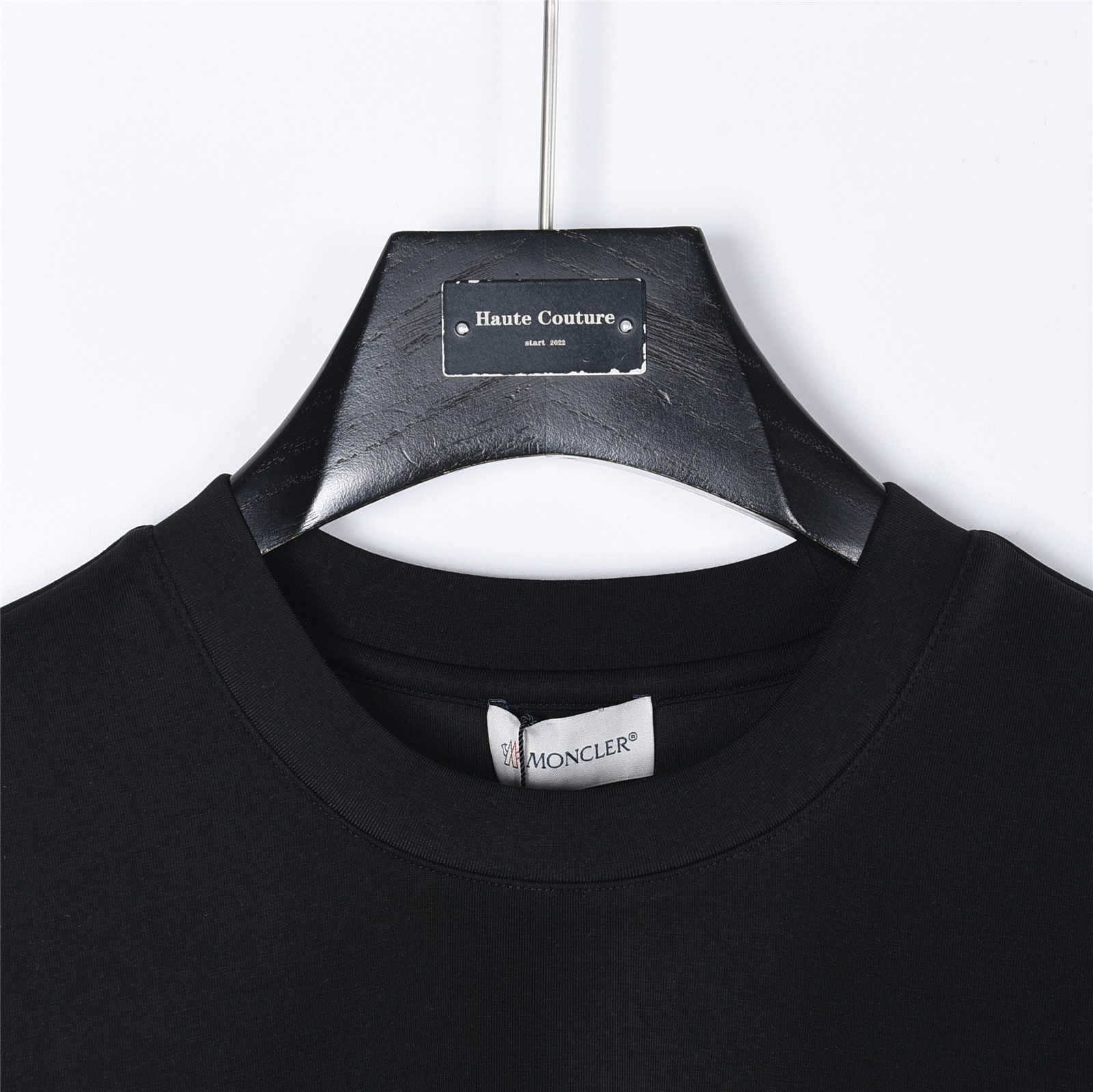 Moncler/蒙口25ss经典刺绣logo短袖 Moncler/蒙口2025秋冬太空棉字母刺绣logo时尚百搭打底圆领短袖衫