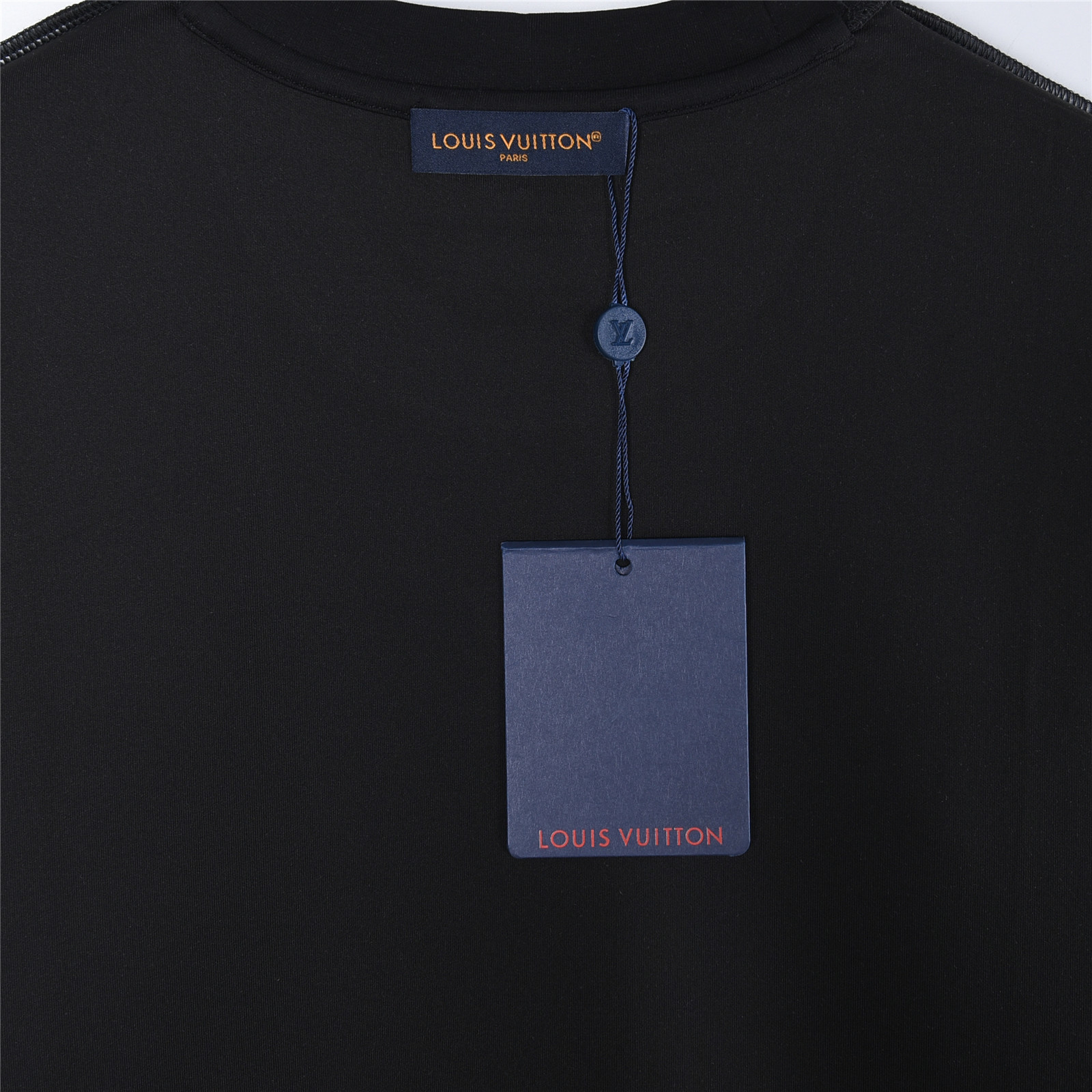 LouisVuitton/路易威登25ss胸口经典刺绣logo短袖 LouisVuitton/路易威登2025秋冬太空棉字母刺绣logo时尚百搭打底圆领短袖衫