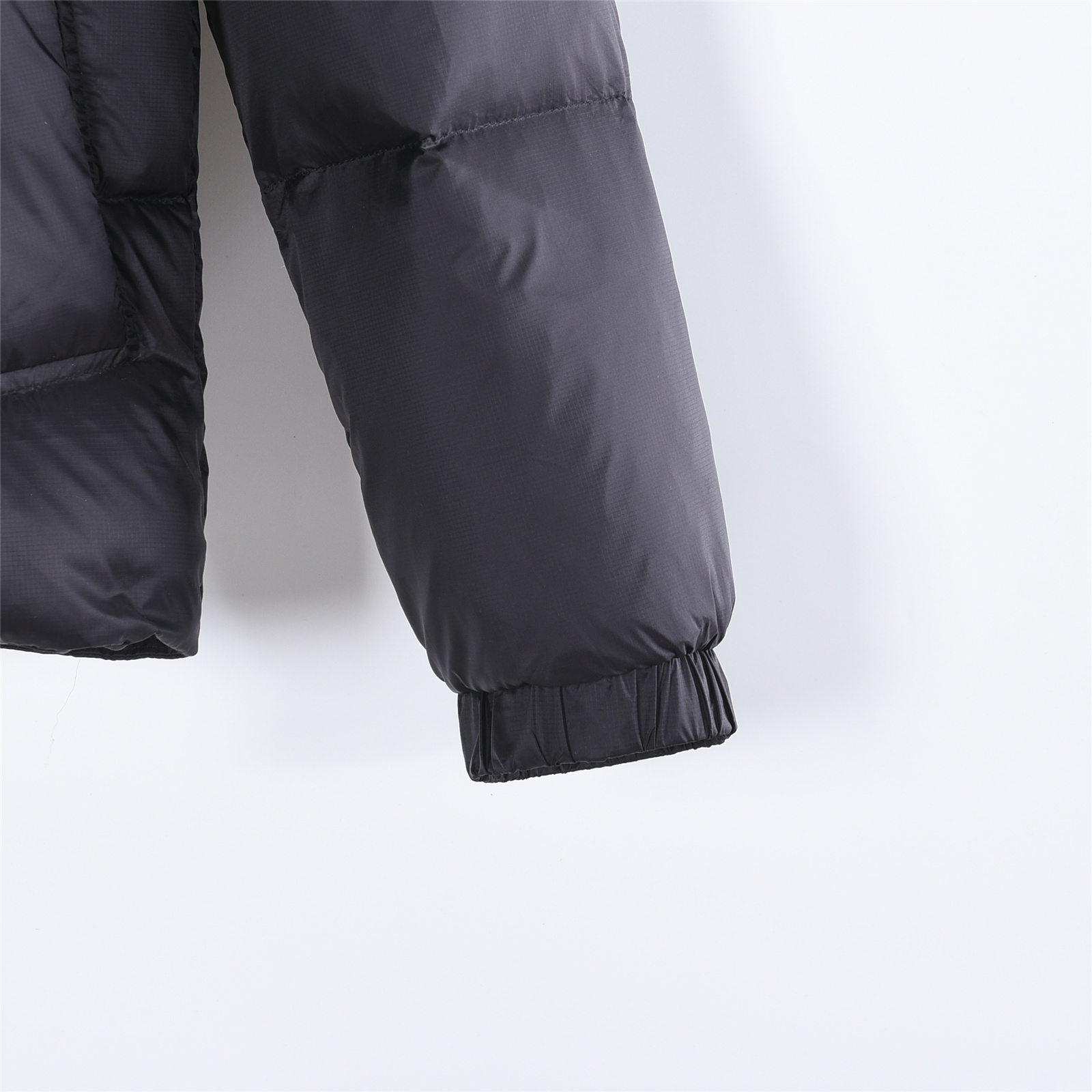 MONCLER/蒙口 新款玛雅连帽羽绒服 黑色 灰色