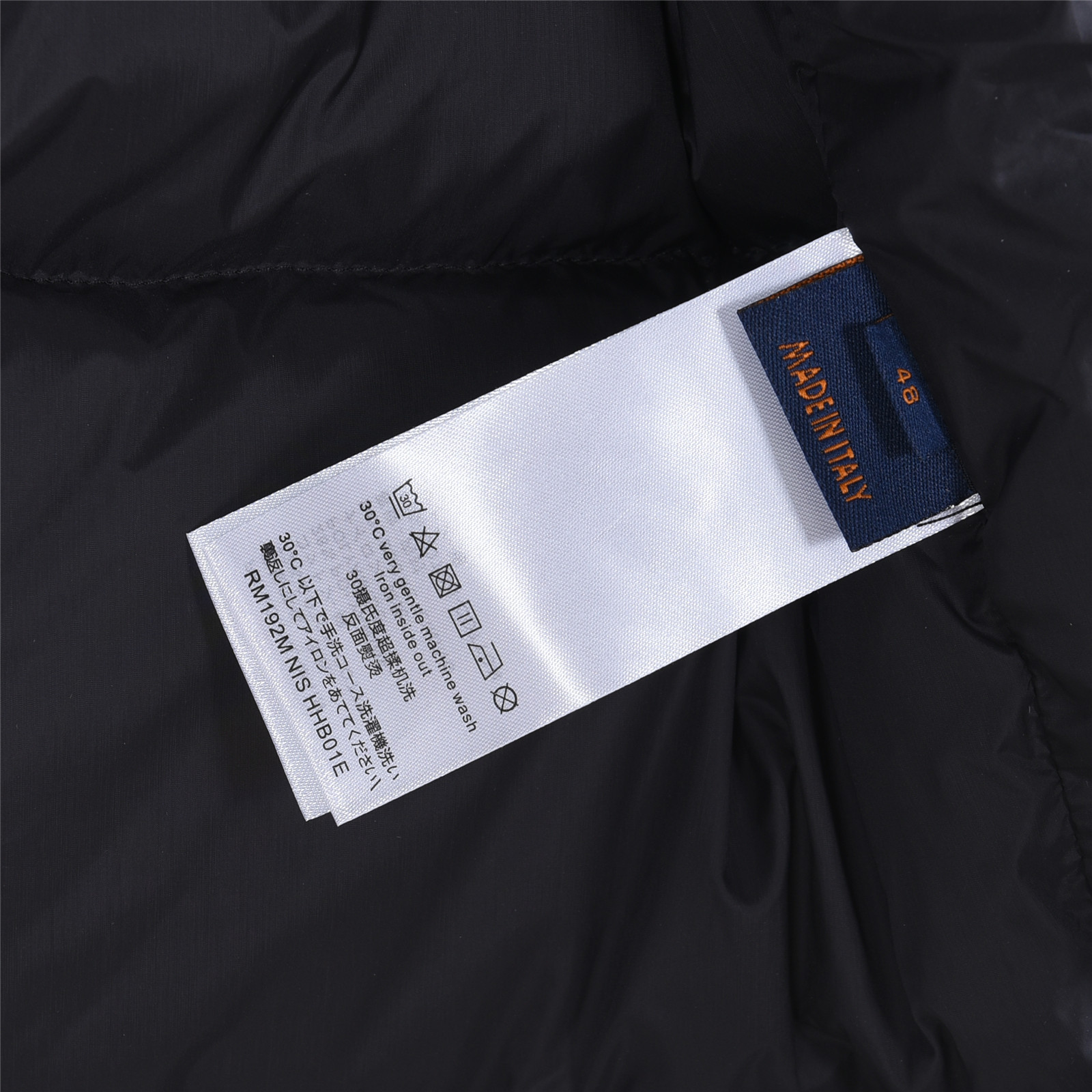 LouisVuitton/路易威登2025冬新款满印驴牌新款连帽设计羽绒服