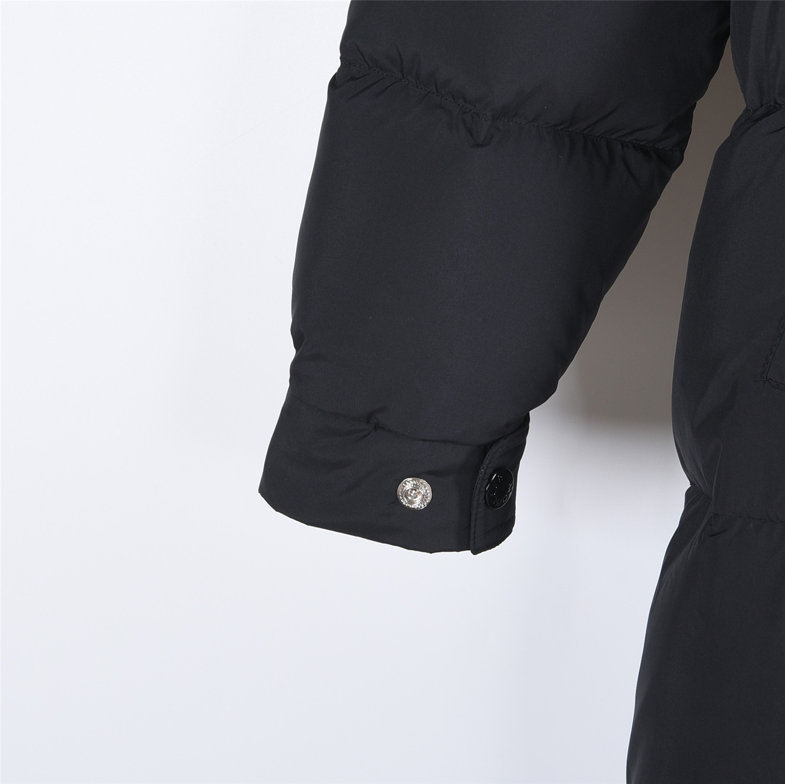 MONCLER/蒙口 玛雅在MAYA陈奕迅长款羽绒服