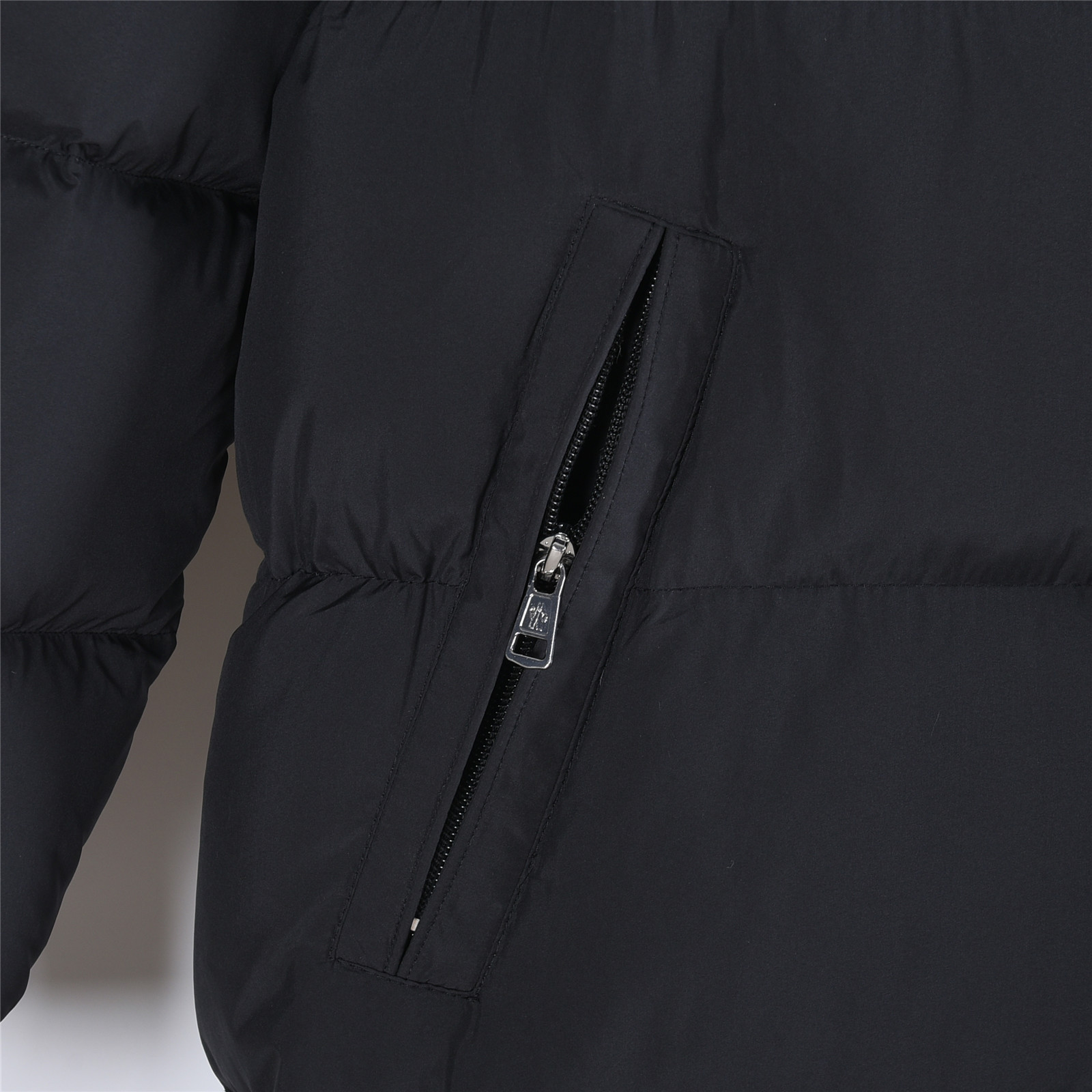 MONCLER/蒙口 玛雅在MAYA陈奕迅长款羽绒服
