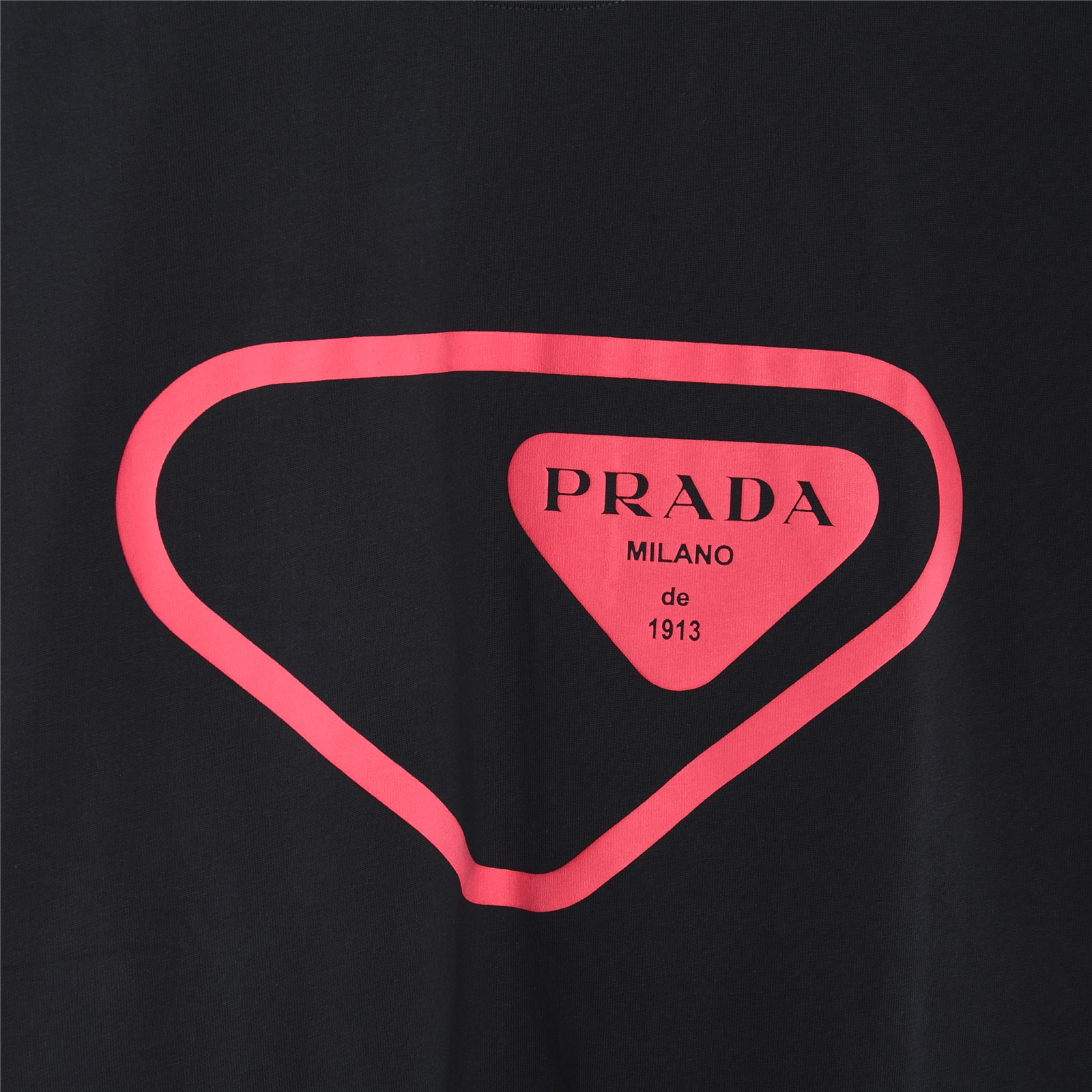 PRADA 普拉达极简三角标框架印花短袖-Chinese UA Cheap High Quatity Brand Clothes Bags handbags Sneakers wholesale wholesaler seller from China Factory suppliers Fashion Clothing Shoes best Quality Beautiful Price PRADA 普拉达极简三角标框架印花短袖