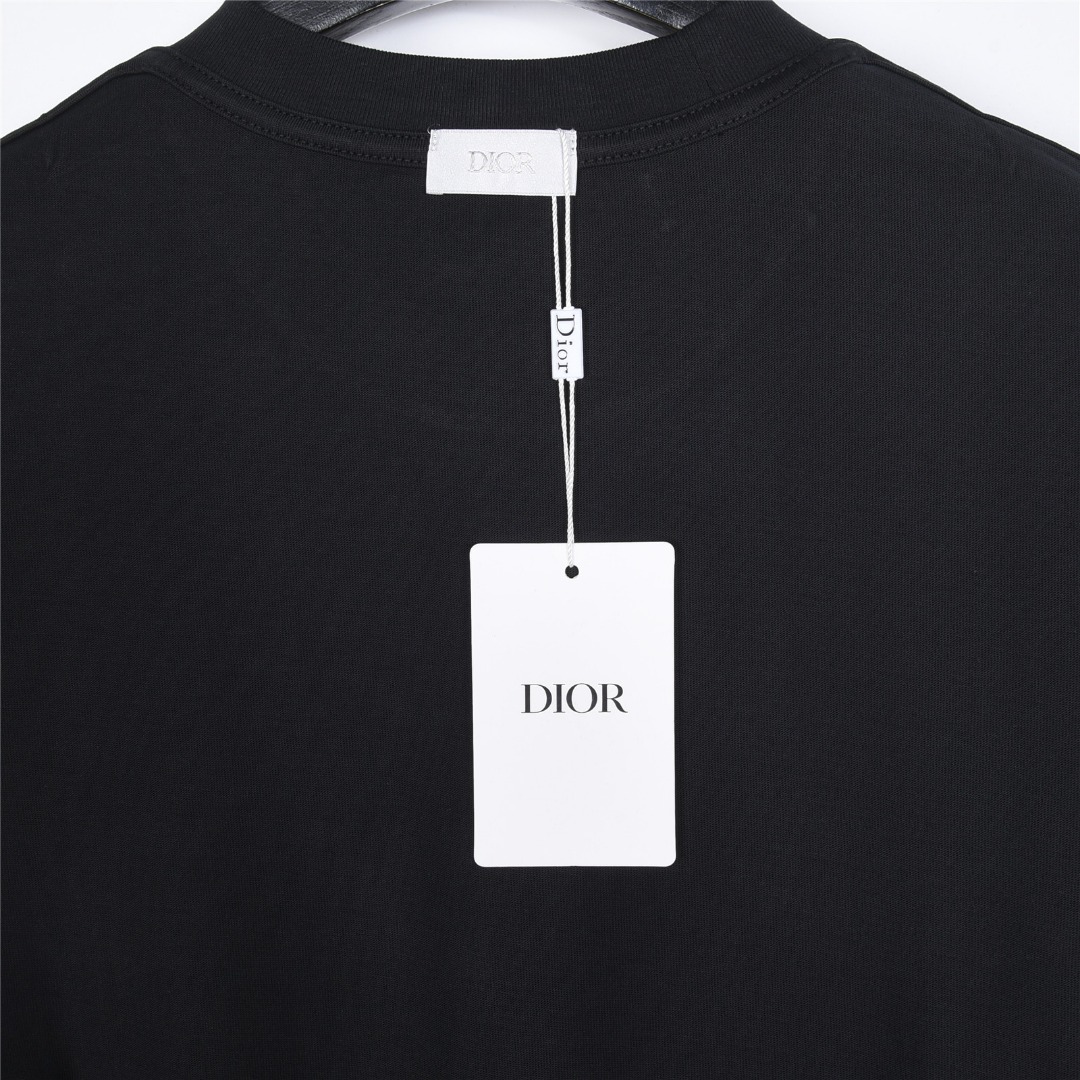 Dior 迪奥26SS手绘涂鸦悬挂字母短袖T恤
