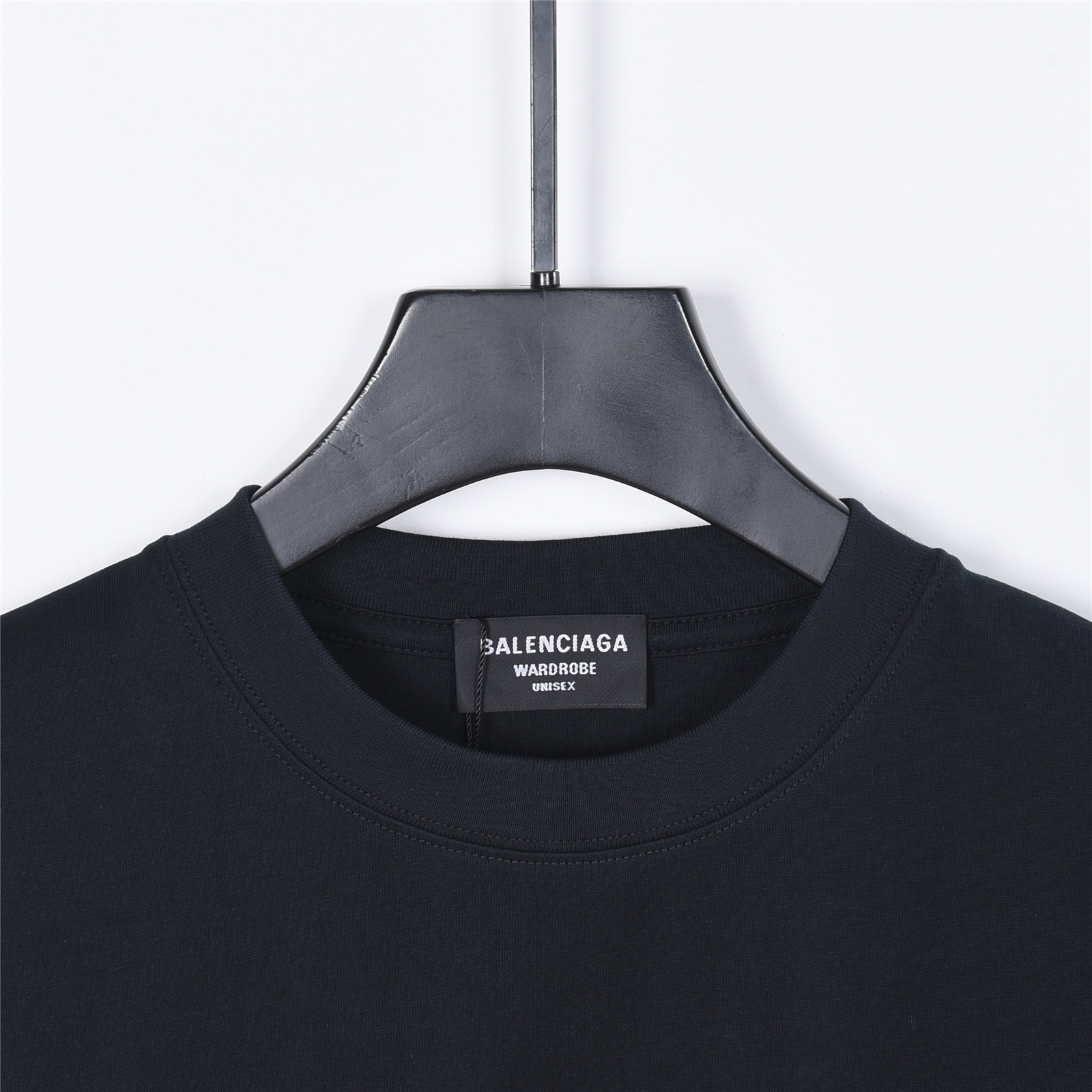 Balenciag 巴黎世家多语言彩虹字母印花T恤 新款洗水磨破标识图案短袖T恤-Chinese UA Cheap High Quatity Brand Clothes Bags handbags Sneakers wholesale wholesaler seller from China Factory suppliers Fashion Clothing Shoes best Quality Beautiful Price Balenciag 巴黎世家多语言彩虹字母印花T恤 新款洗水磨破标识图案短袖T恤