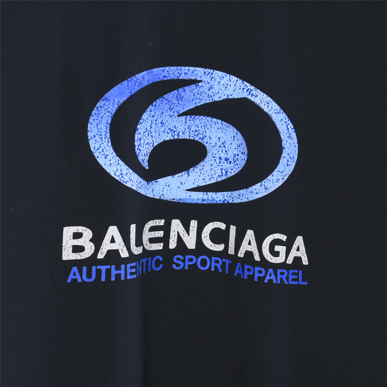 Balenciag 巴黎世家蓝色徽标龟裂印花短袖T恤-Chinese UA Cheap High Quatity Brand Clothes Bags handbags Sneakers wholesale wholesaler seller from China Factory suppliers Fashion Clothing Shoes best Quality Beautiful Price Balenciag 巴黎世家蓝色徽标龟裂印花短袖T恤