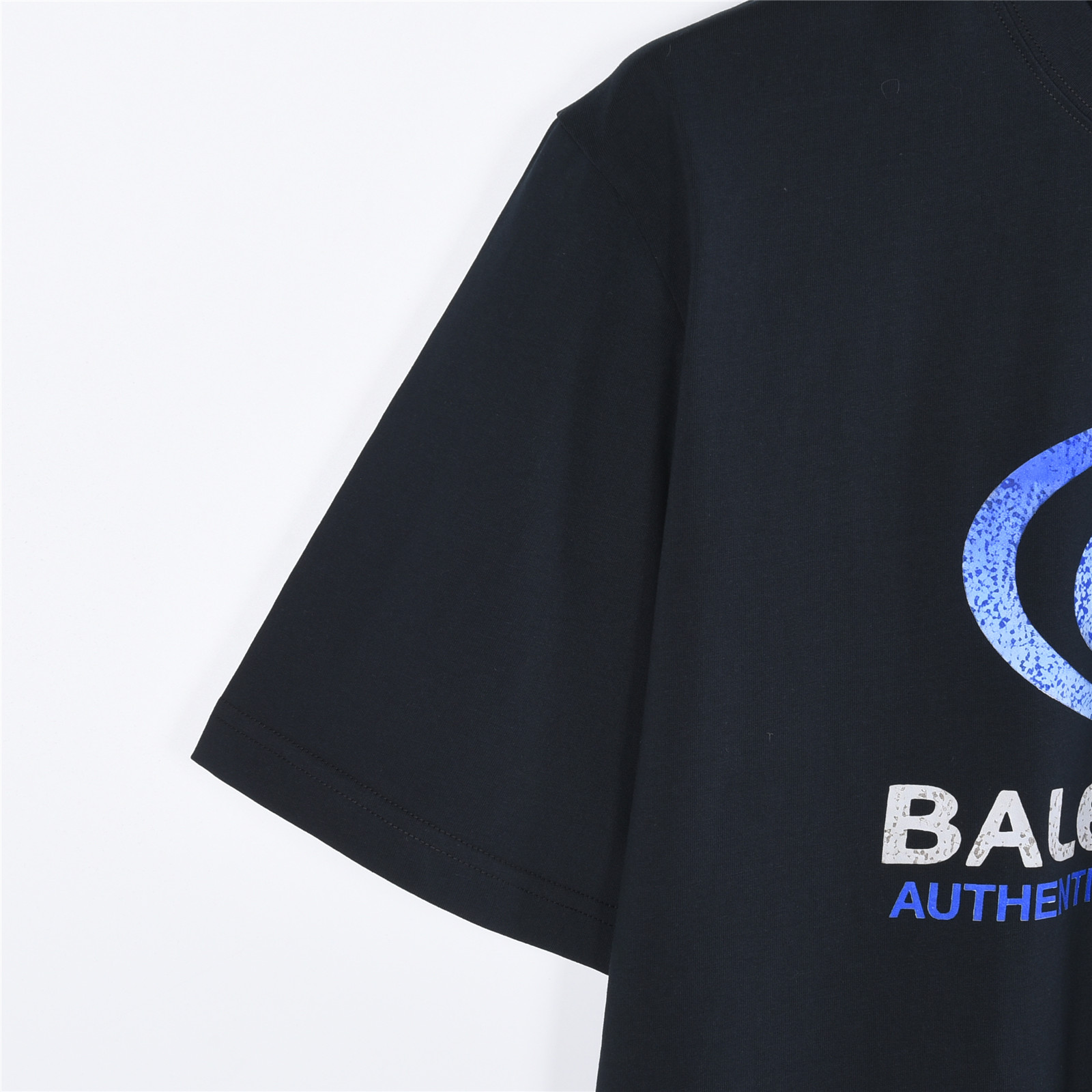 Balenciag 巴黎世家蓝色徽标龟裂印花短袖T恤-Chinese UA Cheap High Quatity Brand Clothes Bags handbags Sneakers wholesale wholesaler seller from China Factory suppliers Fashion Clothing Shoes best Quality Beautiful Price Balenciag 巴黎世家蓝色徽标龟裂印花短袖T恤