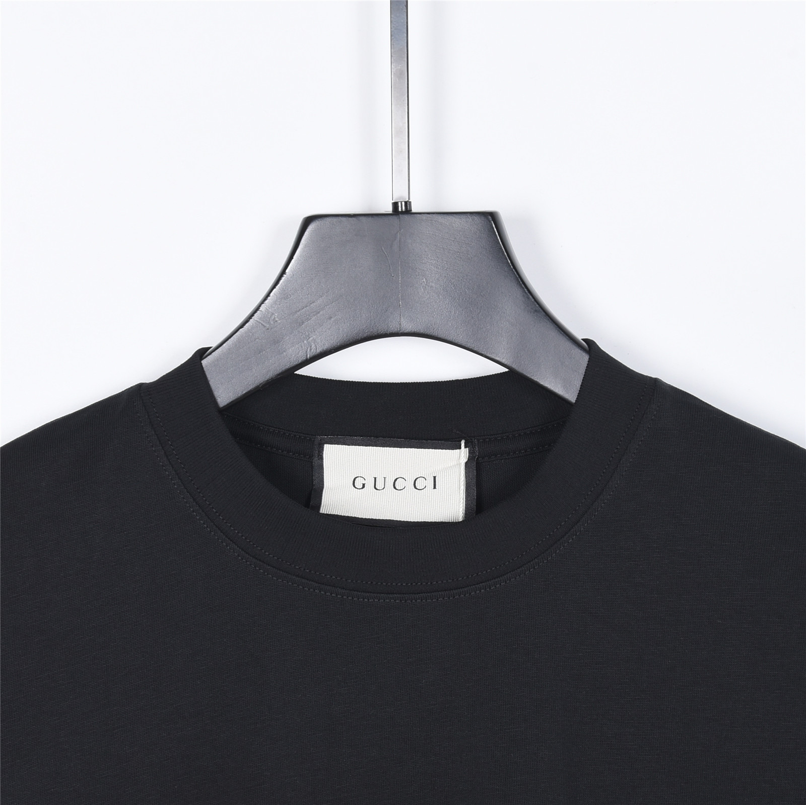 Gucci/古驰26SS霓虹字母印花短袖 黑色 白色